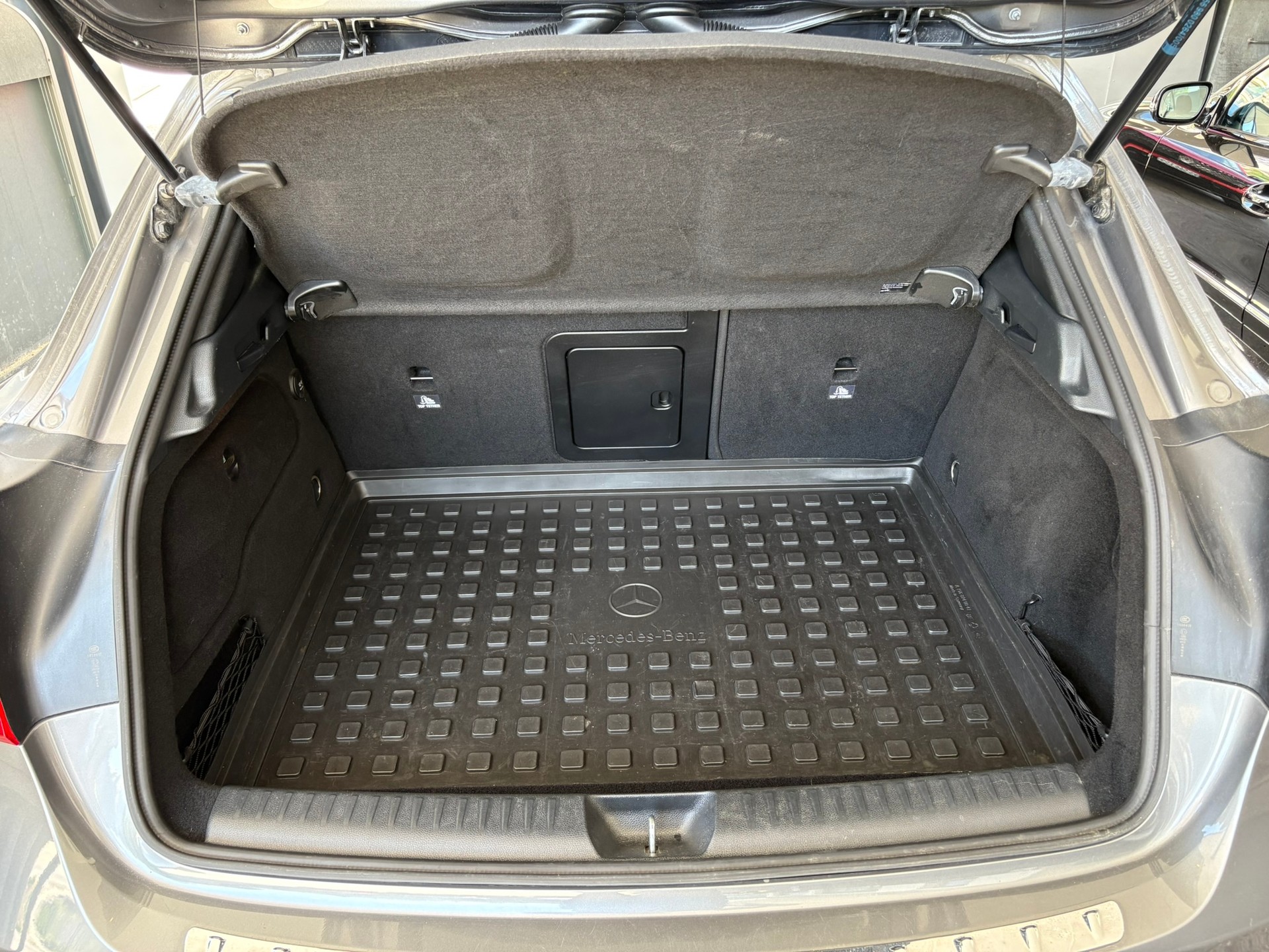 MERCEDES-BENZ GLA 200 CDI Swiss Edition 4 Matic - 18