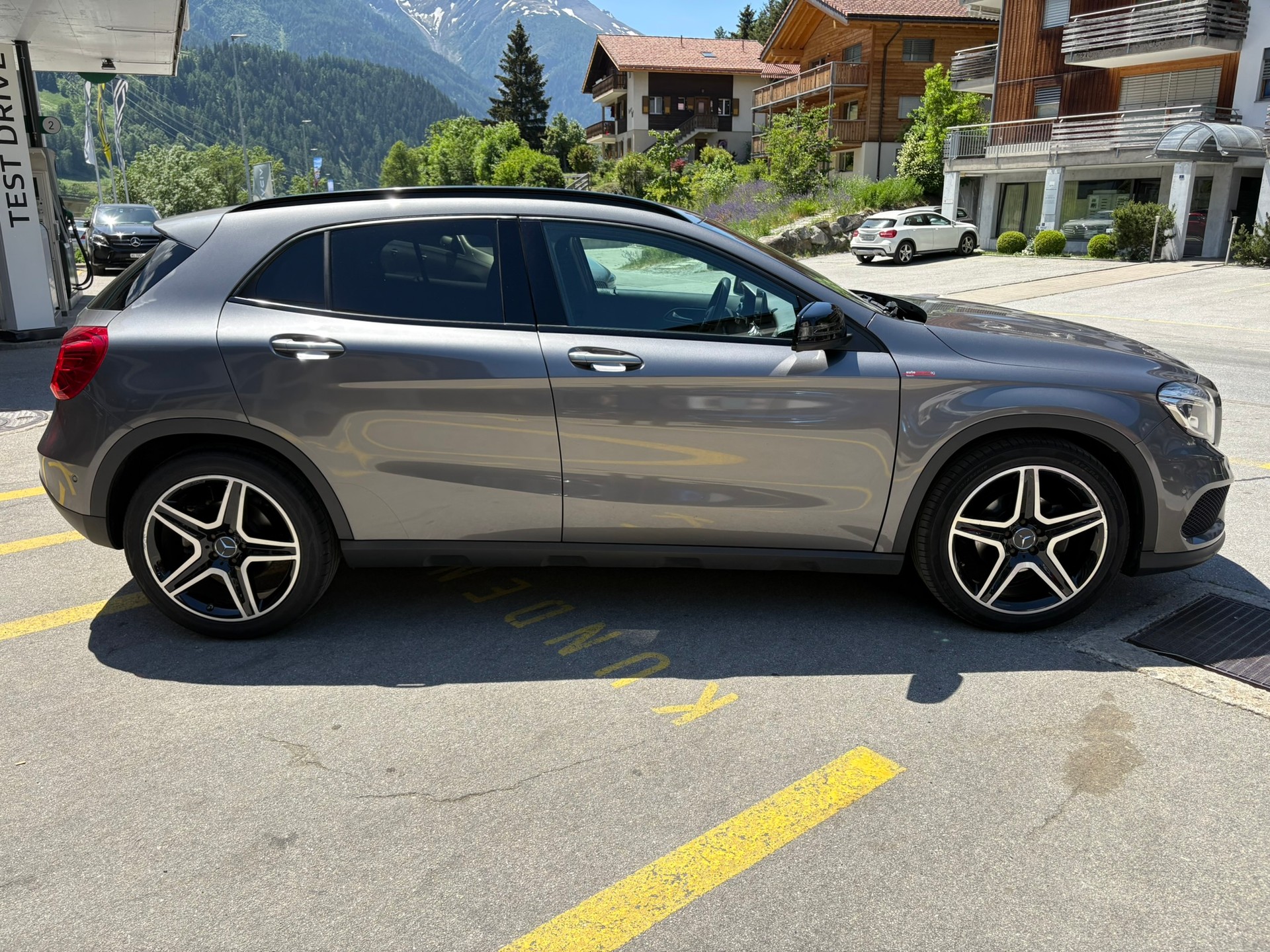 MERCEDES-BENZ GLA 200 CDI Swiss Edition 4 Matic - 4