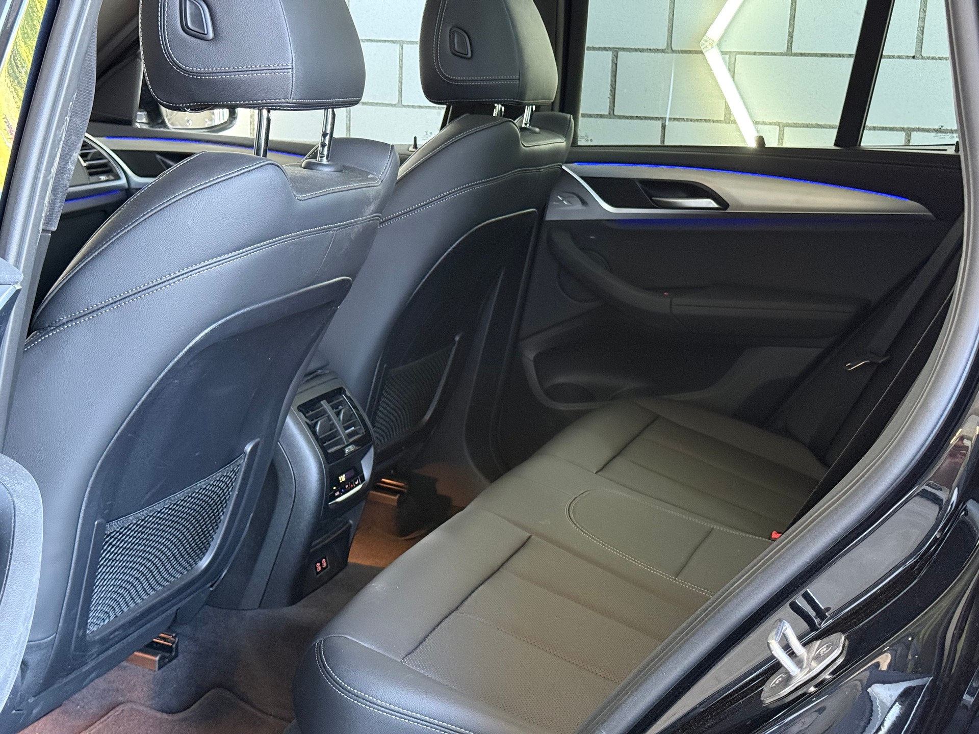BMW X3 M40i Travel - 14