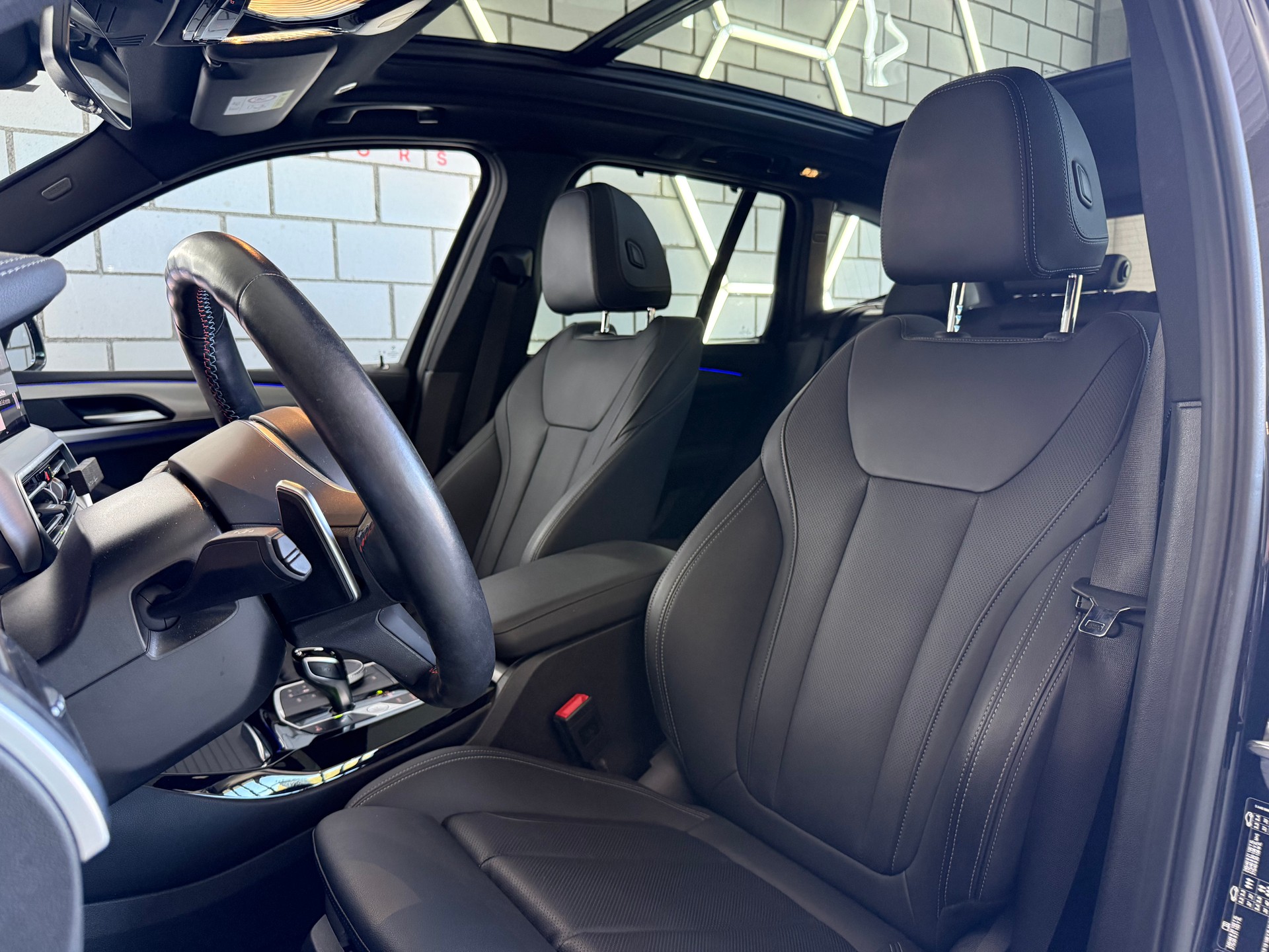 BMW X3 M40i Travel - 12