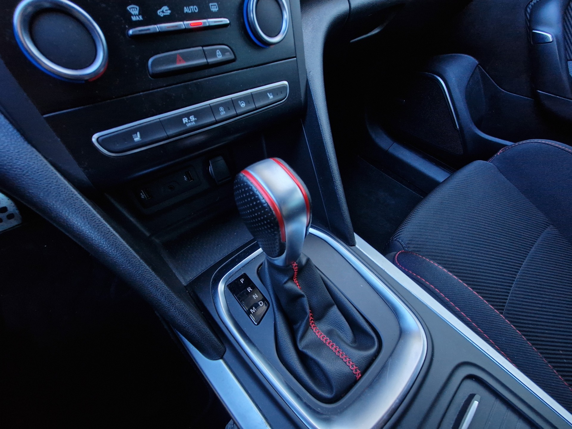RENAULT Mégane Sport 1.8 T Trophy EDC - 9