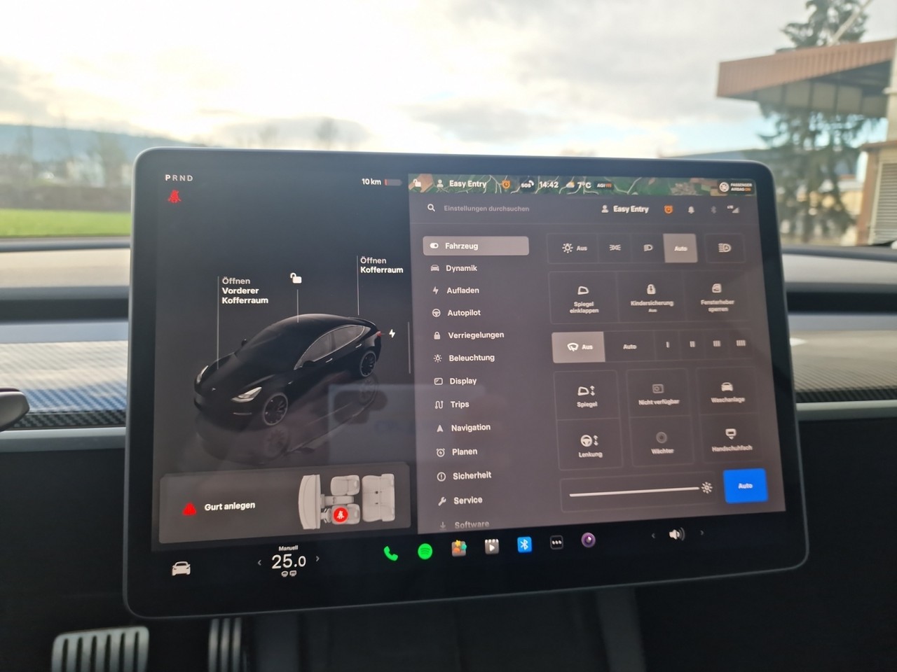 tesla Gallery 16