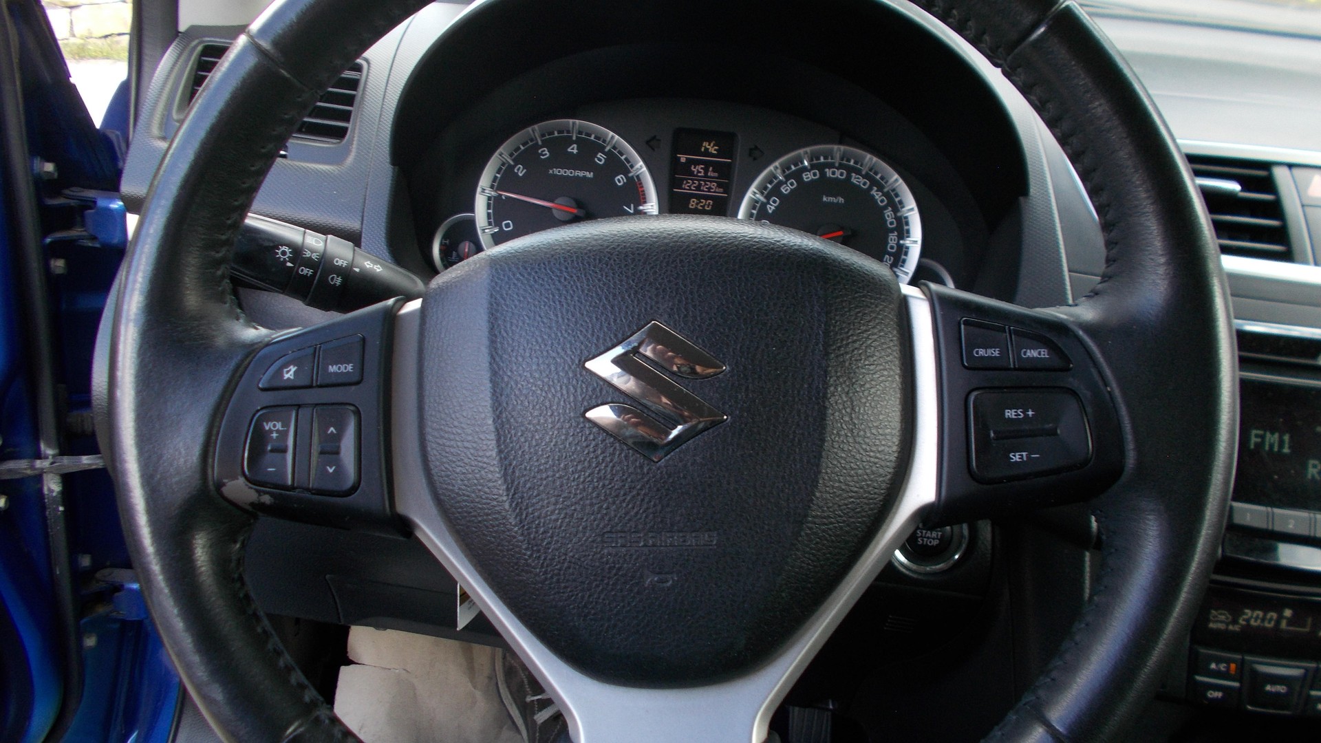 SUZUKI Swift 1.2i 16V GL Top 4x4 - 13