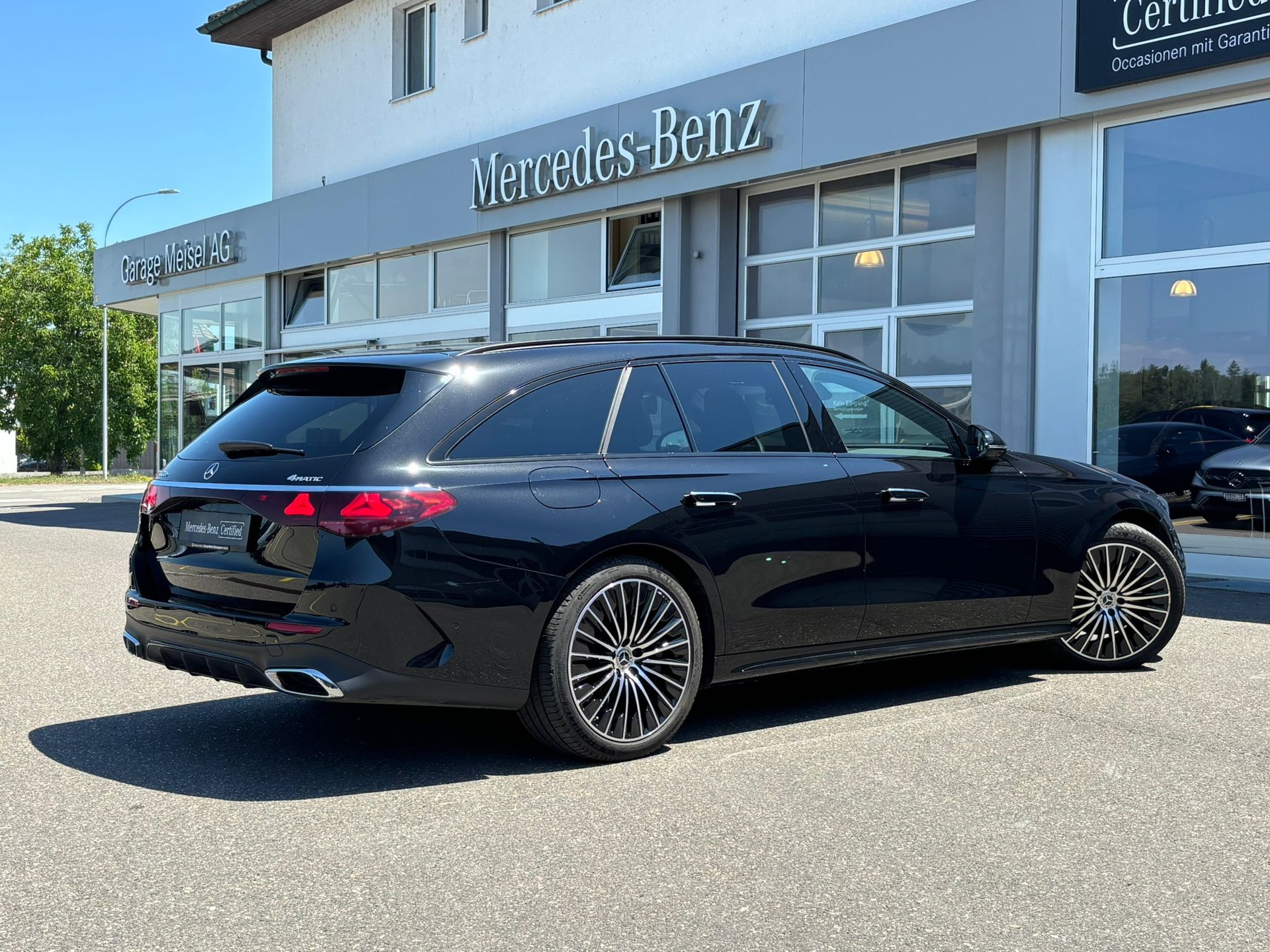 MERCEDES-BENZ E 300 de AMG-Line 4Matic Kombi - 3