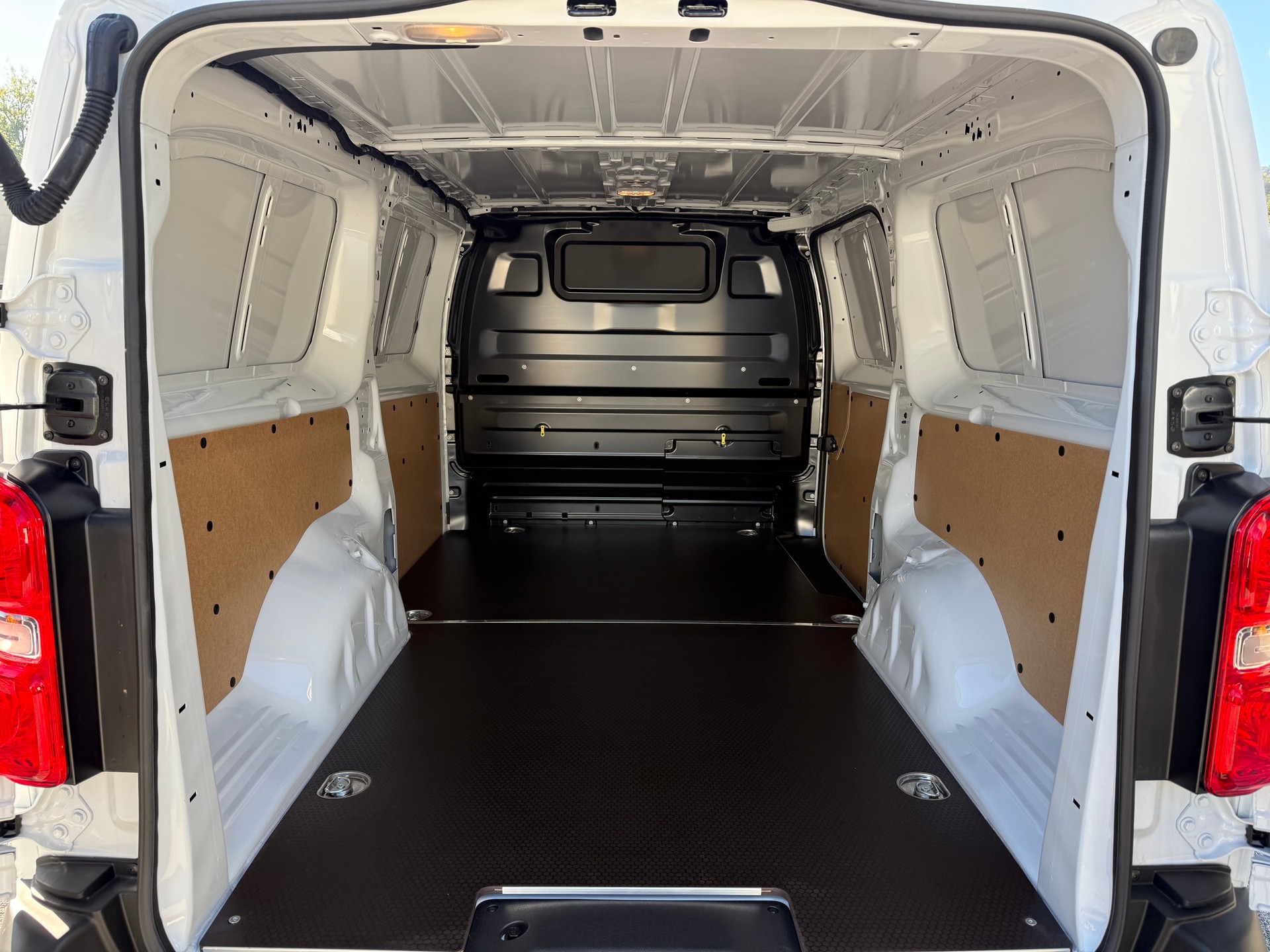 CITROEN Jumpy XL 2.2 BlueHDi 150 PS EAT8 Automat 1159 Kg.. Nutzlast - 7