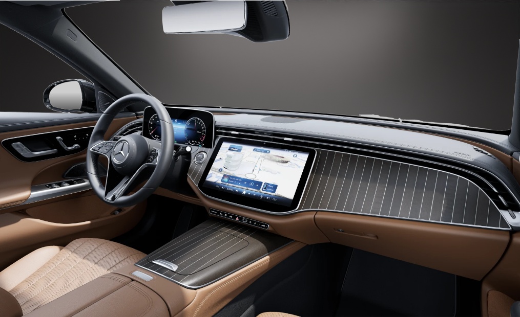 MERCEDES-BENZ E 300 e 4Matic 9G-Tronic - 8