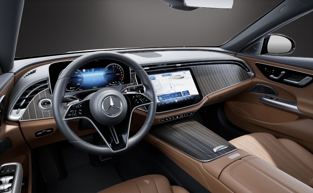 MERCEDES-BENZ E 300 e 4Matic 9G-Tronic - 7