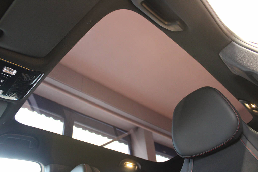 MERCEDES-BENZ GLB 350 4Matic with EQ Technology - 5