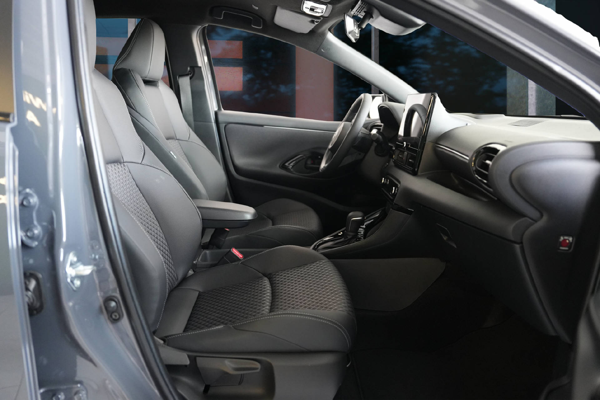 TOYOTA Yaris 1.5 VVT-i HSD Premium - 9