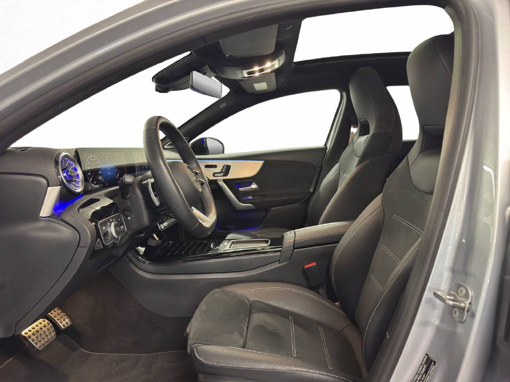 MERCEDES-BENZ A 250 AMG Line 4Matic - 11