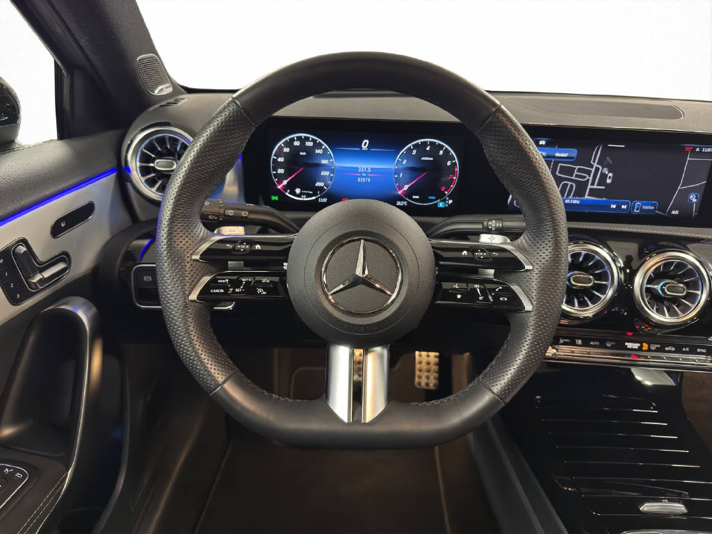 MERCEDES-BENZ A 250 AMG Line 4Matic - 12