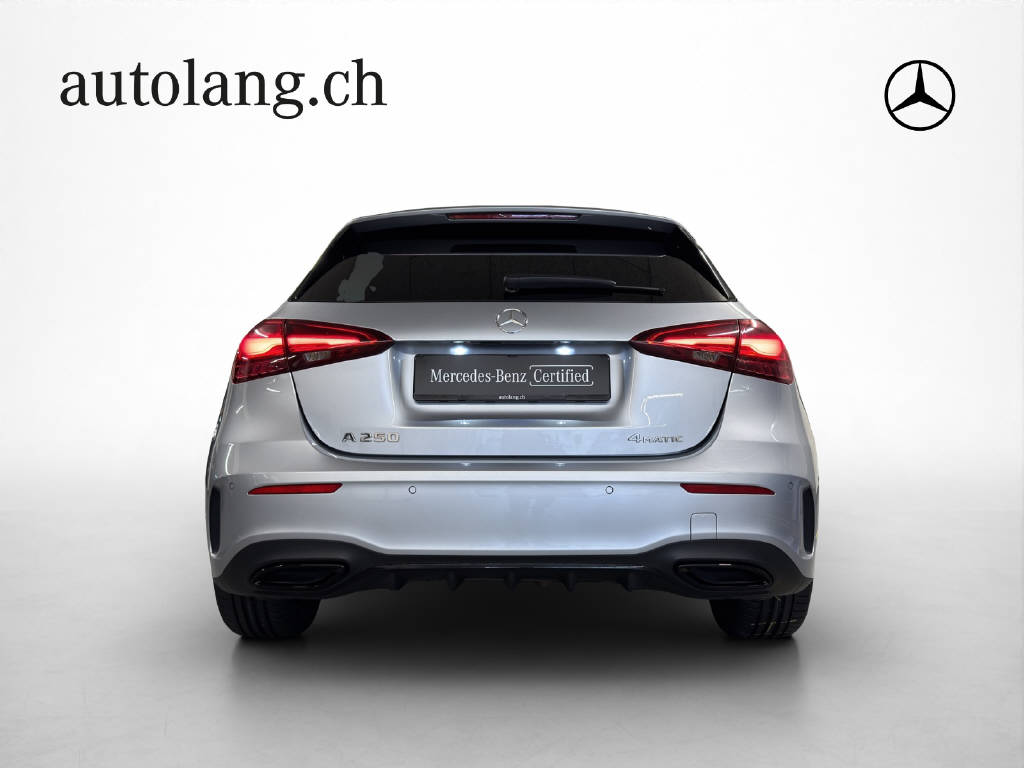 MERCEDES-BENZ A 250 AMG Line 4Matic - 16
