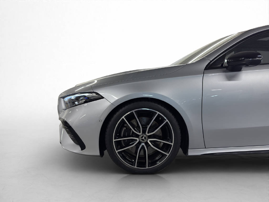 MERCEDES-BENZ A 250 AMG Line 4Matic - 8