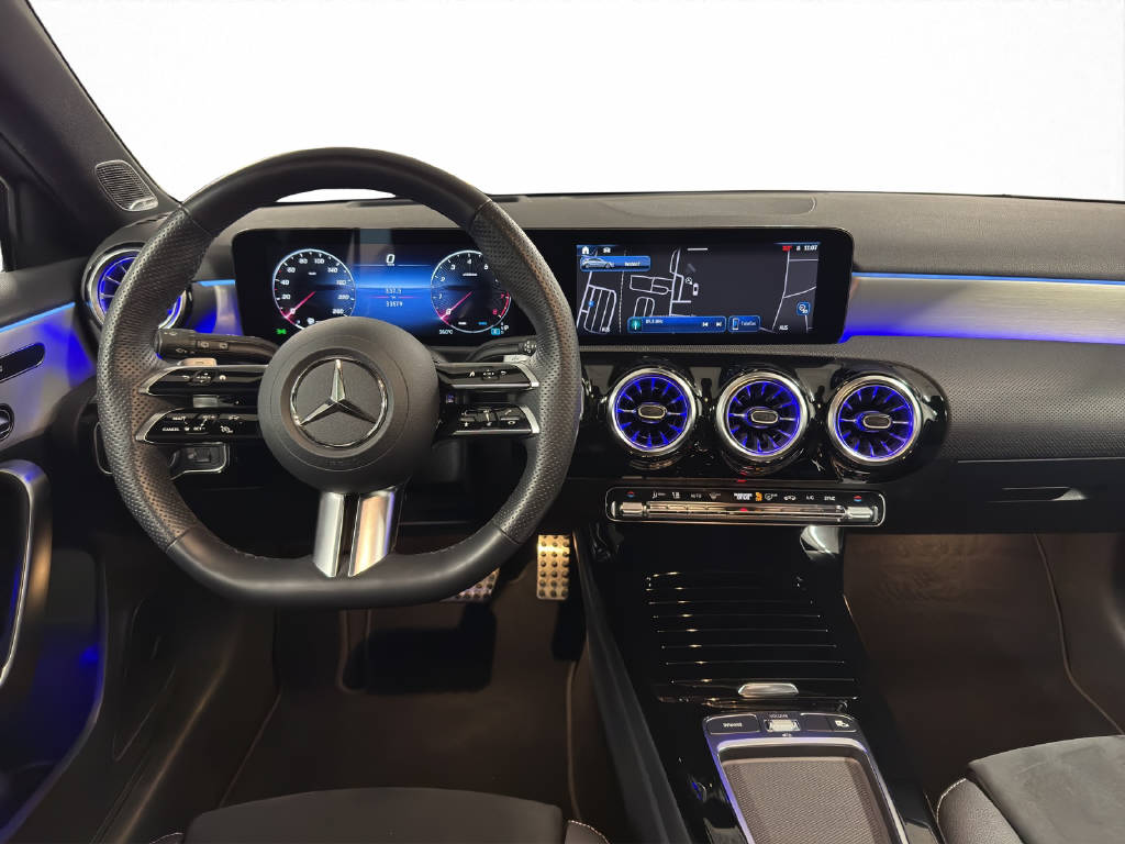 MERCEDES-BENZ A 250 AMG Line 4Matic - 14
