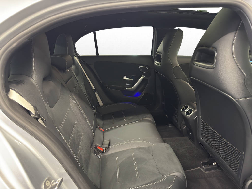 MERCEDES-BENZ A 250 AMG Line 4Matic - 13