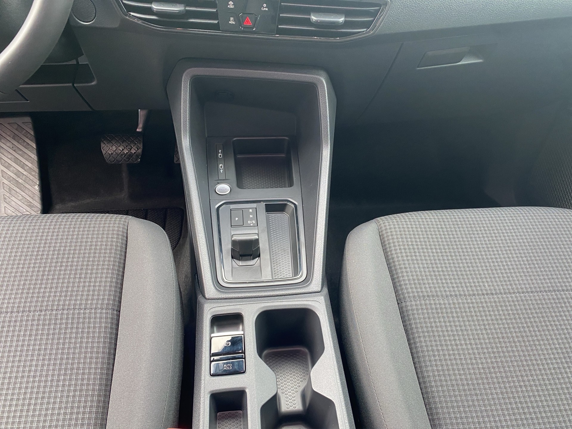 VW Caddy Maxi 1.5 TSI DSG - 15