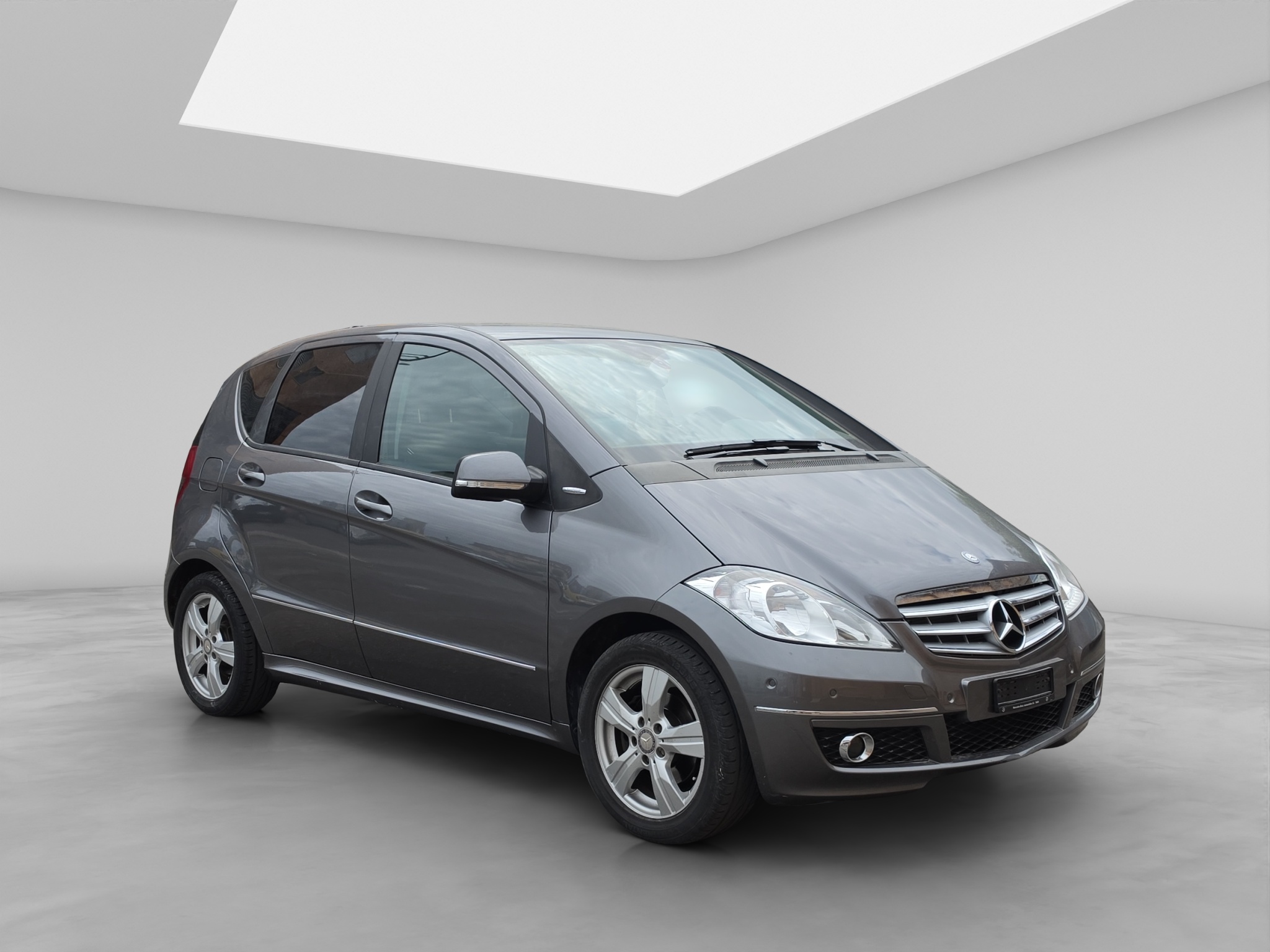 MERCEDES-BENZ A 180 8