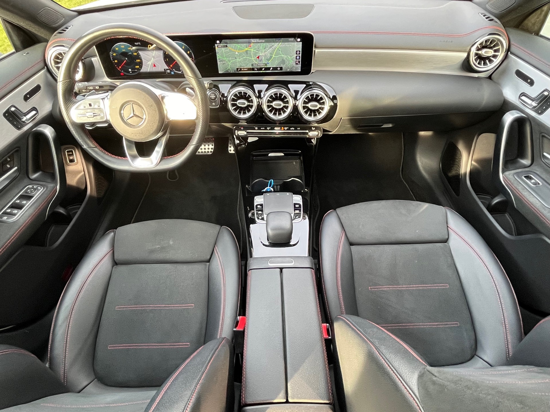 MERCEDES-BENZ CLA Shooting Brake 250 4Matic 7G-DCT AMG Line - 11