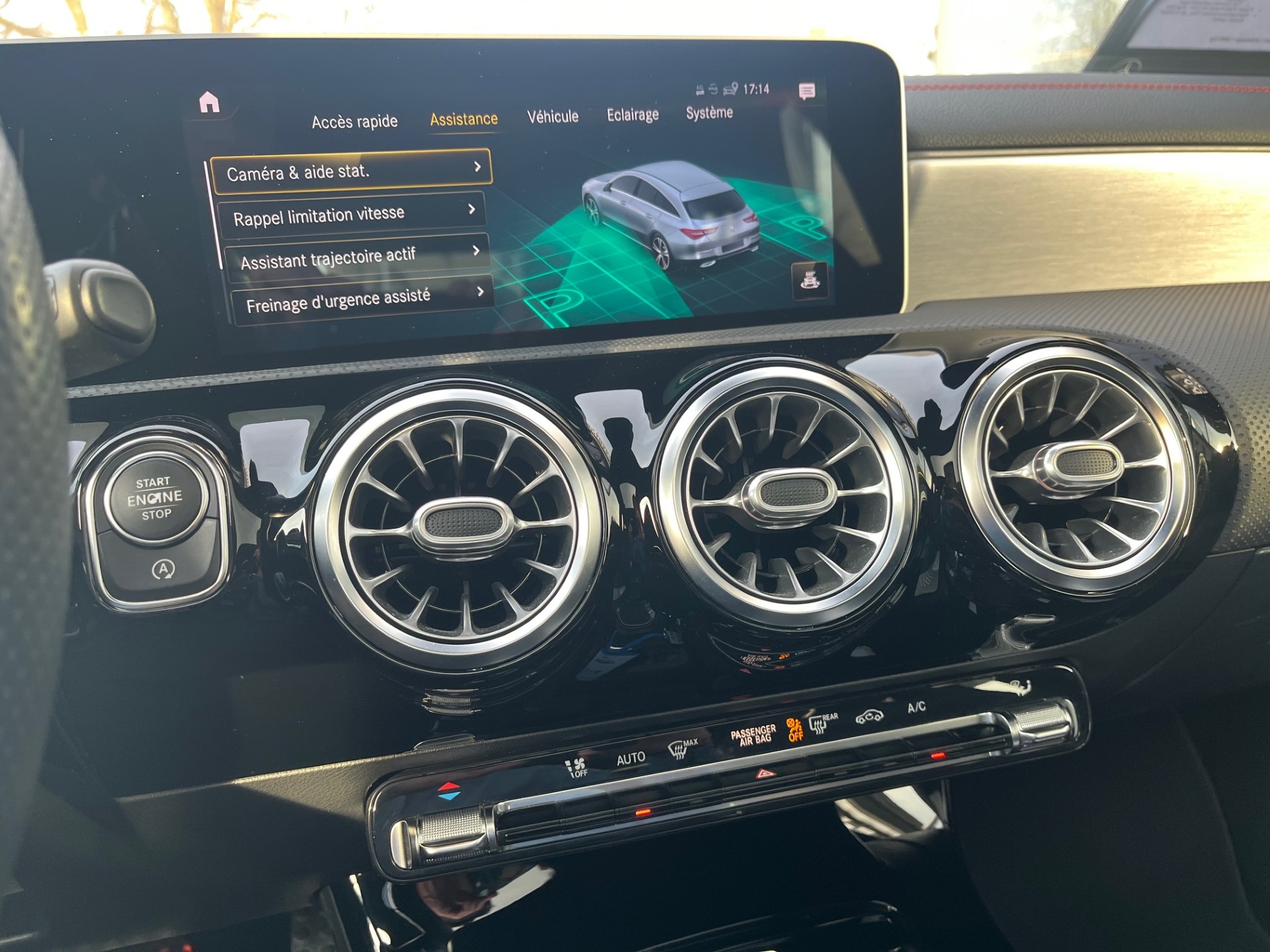 MERCEDES-BENZ CLA Shooting Brake 250 4Matic 7G-DCT AMG Line - 17