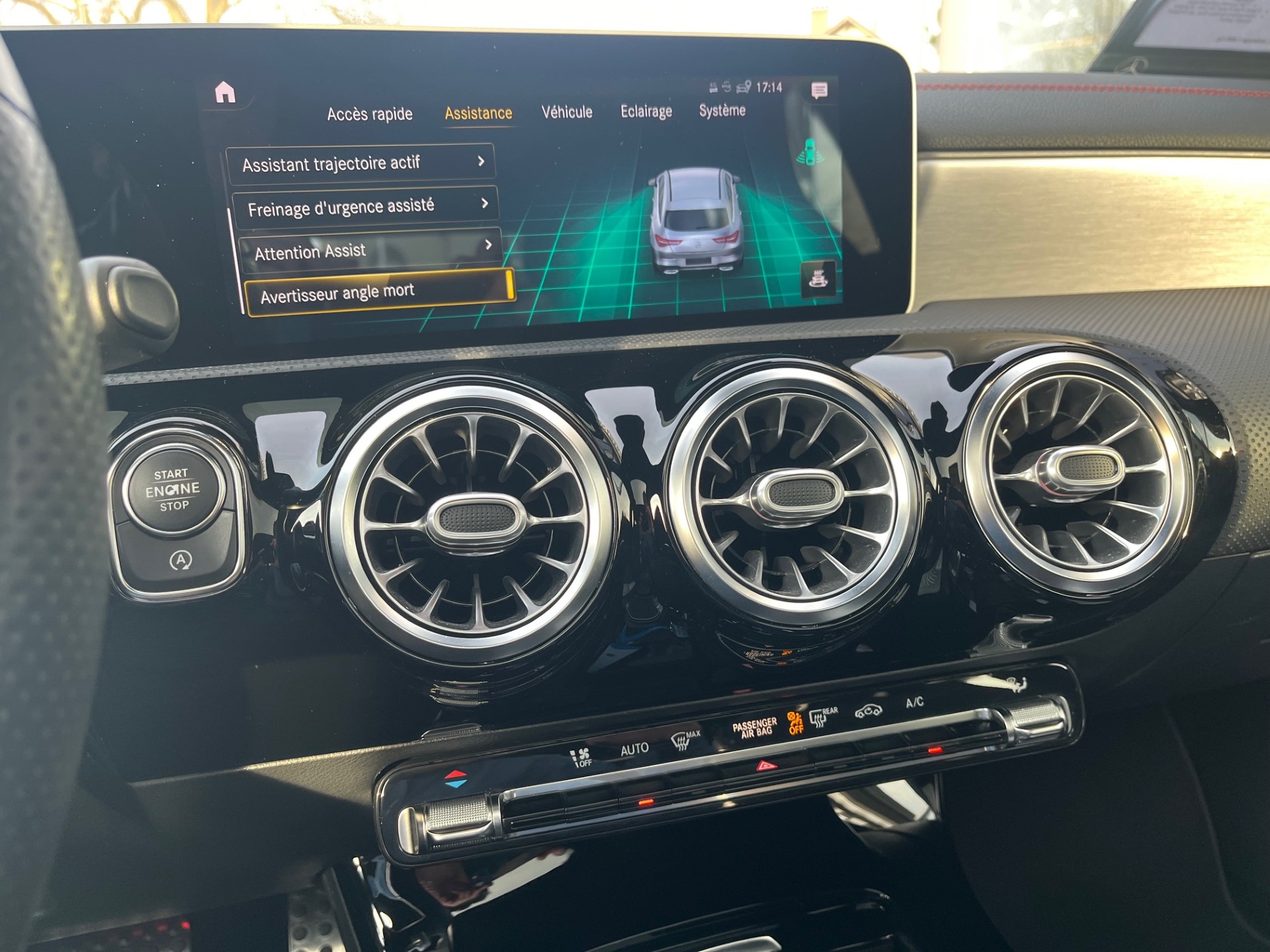 MERCEDES-BENZ CLA Shooting Brake 250 4Matic 7G-DCT AMG Line - 18