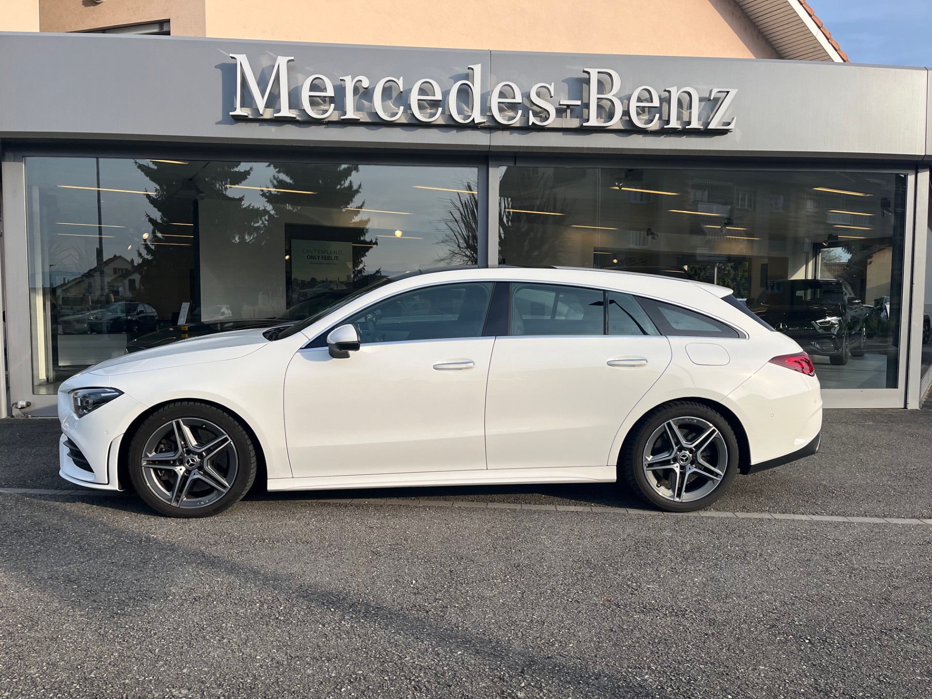 MERCEDES-BENZ CLA Shooting Brake 250 4Matic 7G-DCT AMG Line - 3