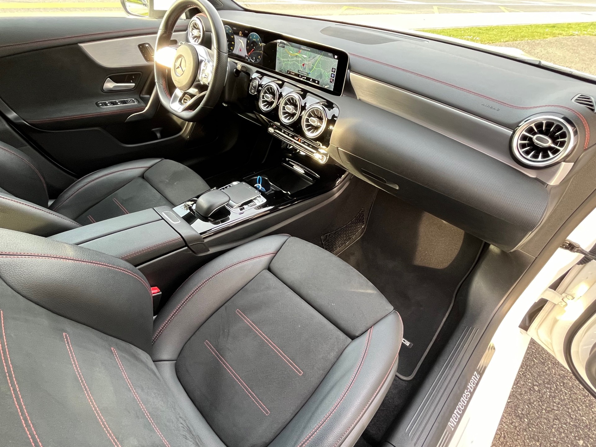 MERCEDES-BENZ CLA Shooting Brake 250 4Matic 7G-DCT AMG Line - 10