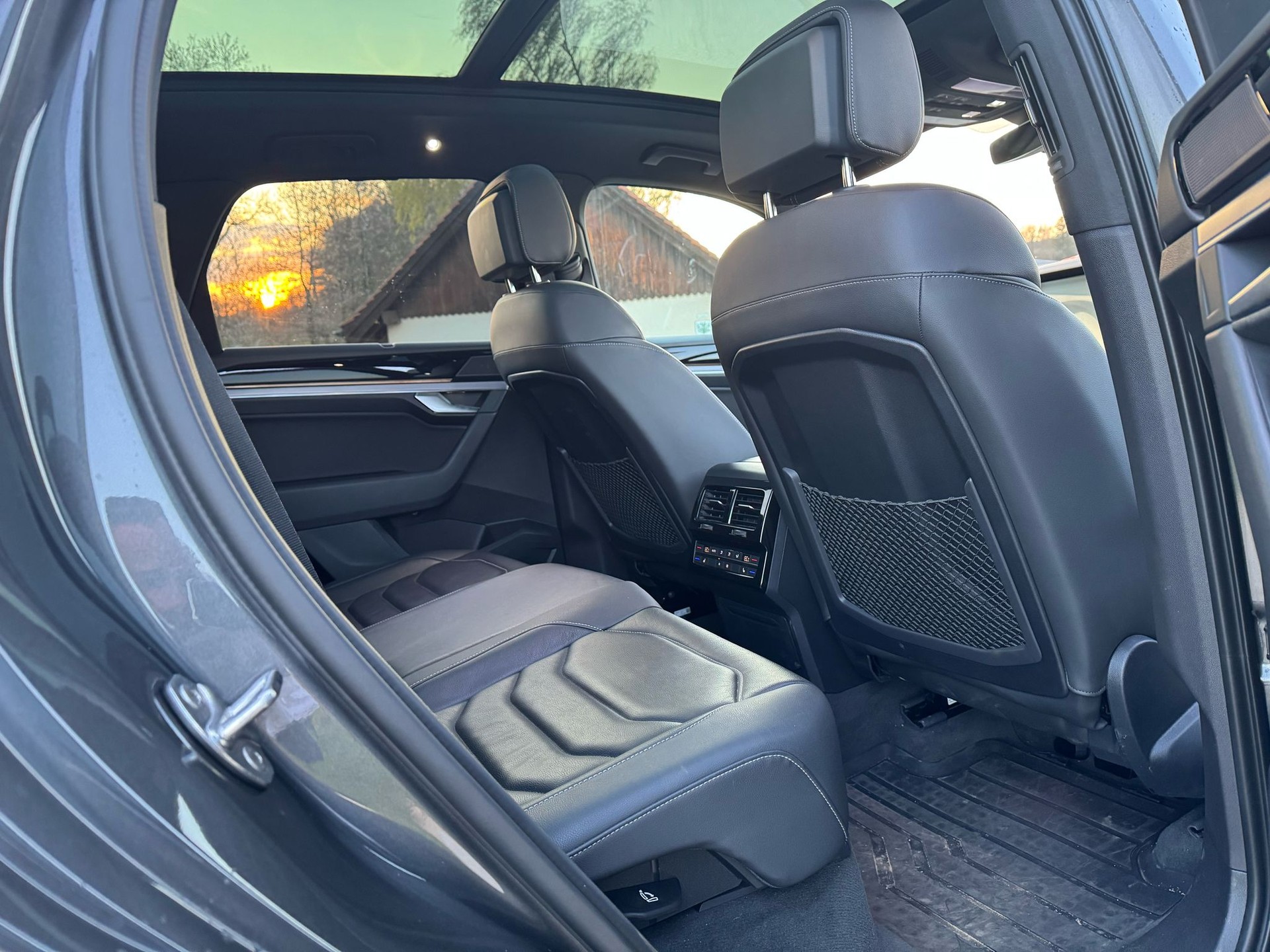 VW Touareg 3.0 TDI R Line Tiptronic - 8