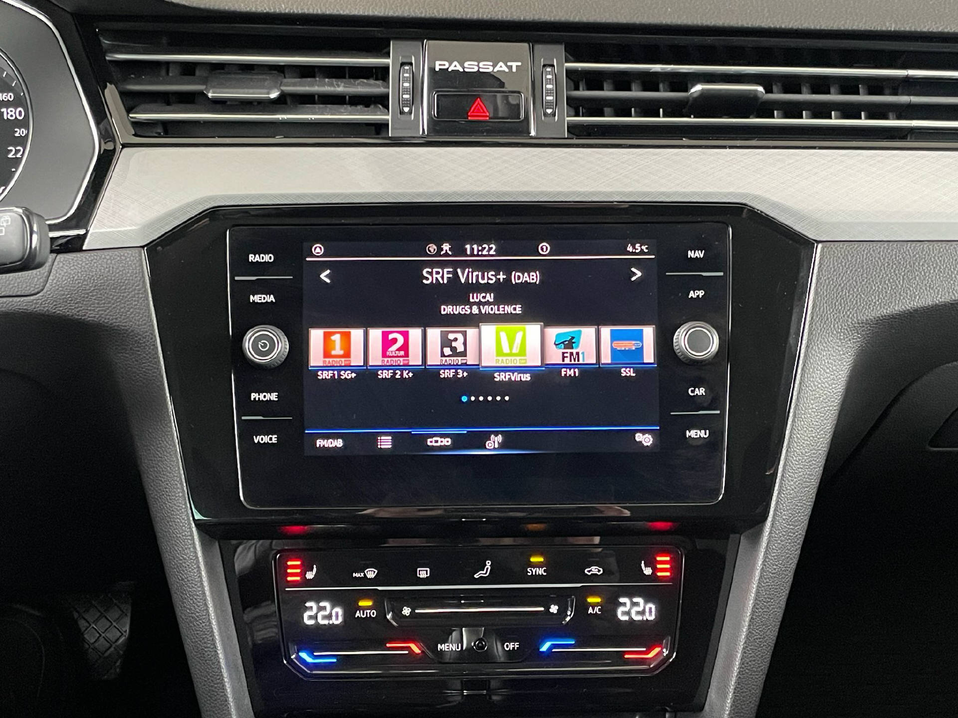 VW Passat Variant 1.5 TSI Business DSG-14