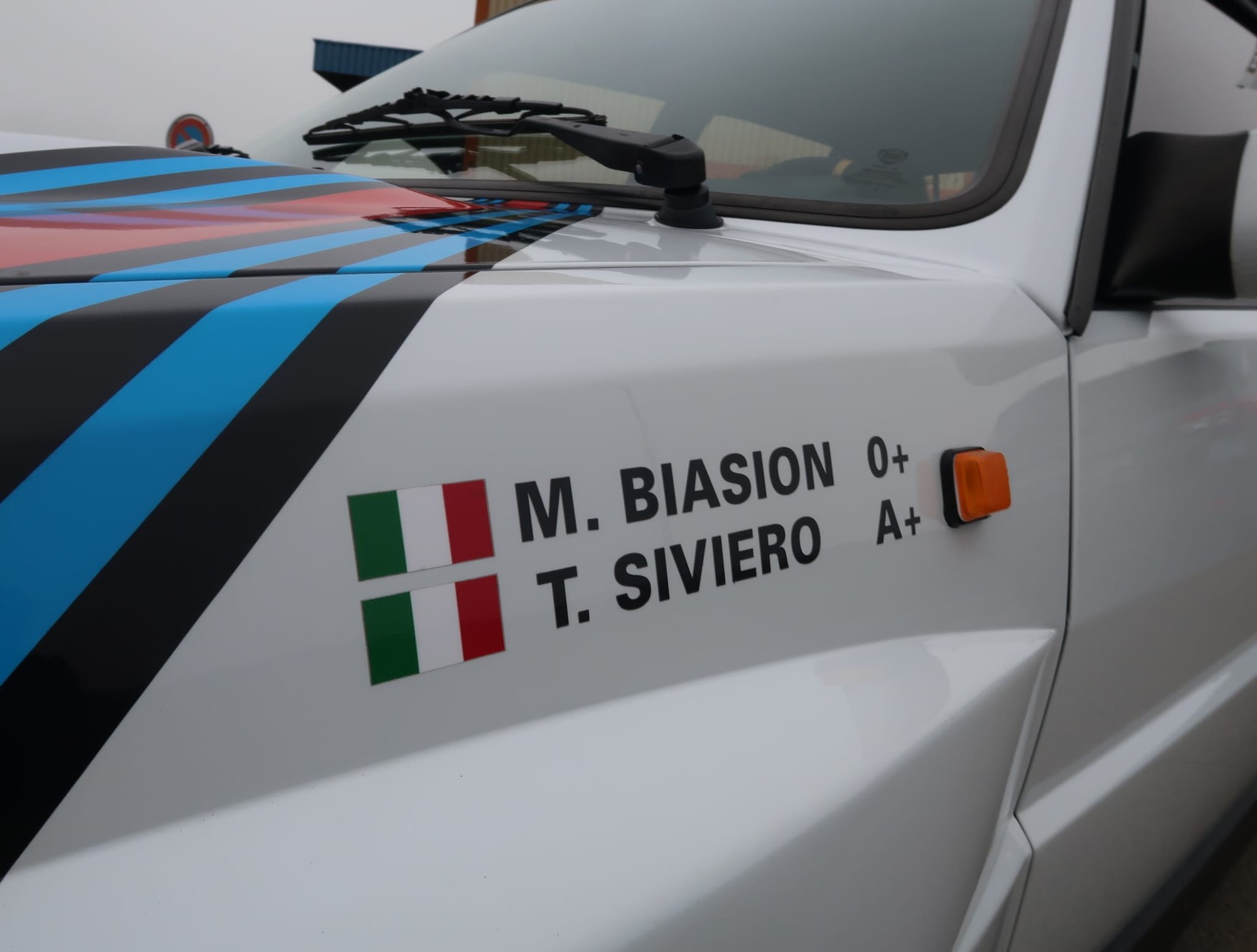 LANCIA Delta HF Integrale ABS - Etat d'origine remarquable - Ligne magistrale et combinaison de couleurs Martini (vétéran) - 6
