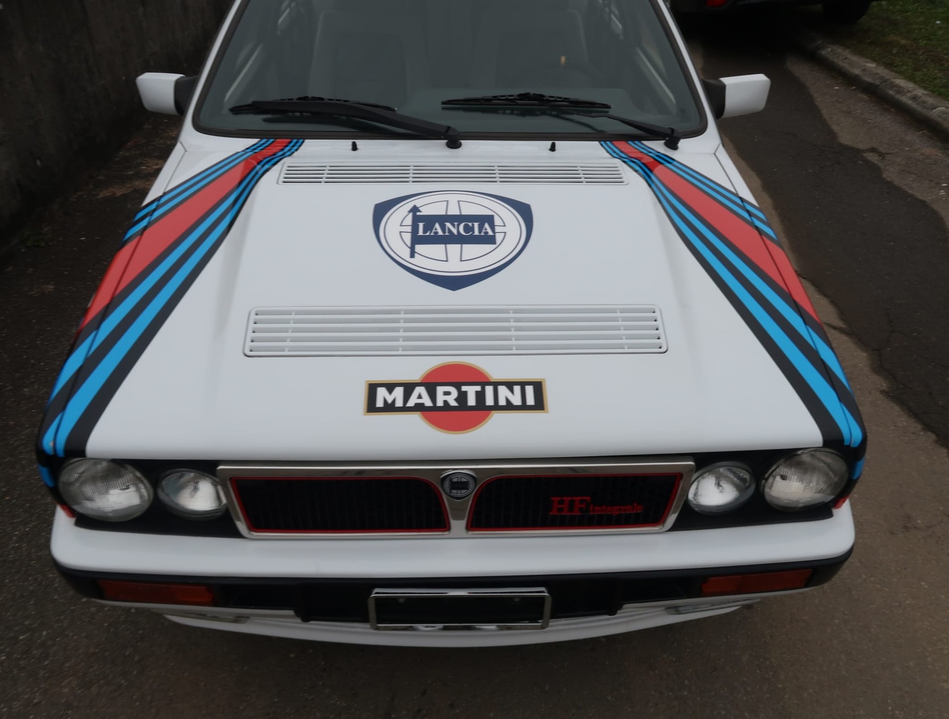 LANCIA Delta HF Integrale ABS - Etat d'origine remarquable - Ligne magistrale et combinaison de couleurs Martini (vétéran) - 10