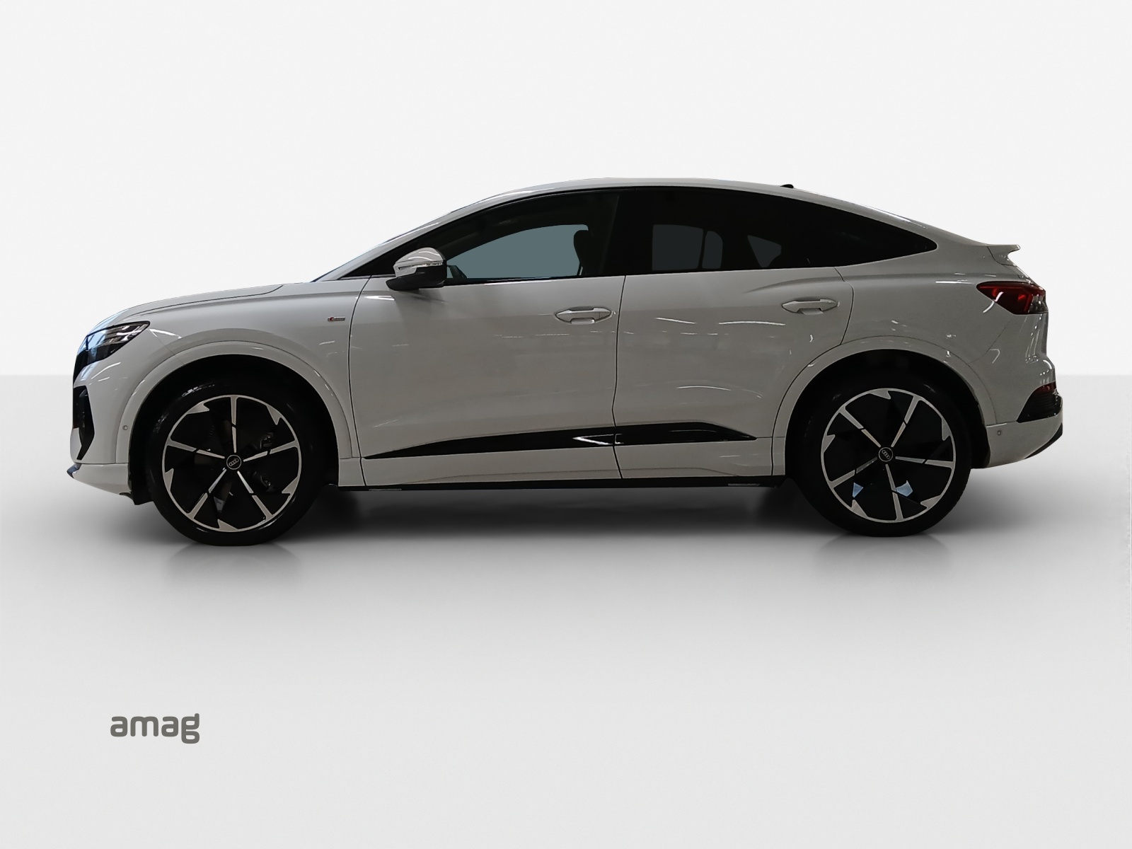 AUDI Q4 Sportback e-tron 45 Attraction quattro - 2