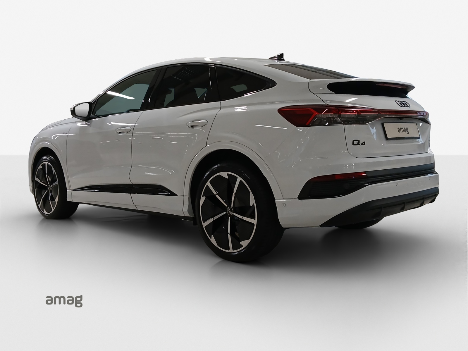 AUDI Q4 Sportback e-tron 45 Attraction quattro - 3