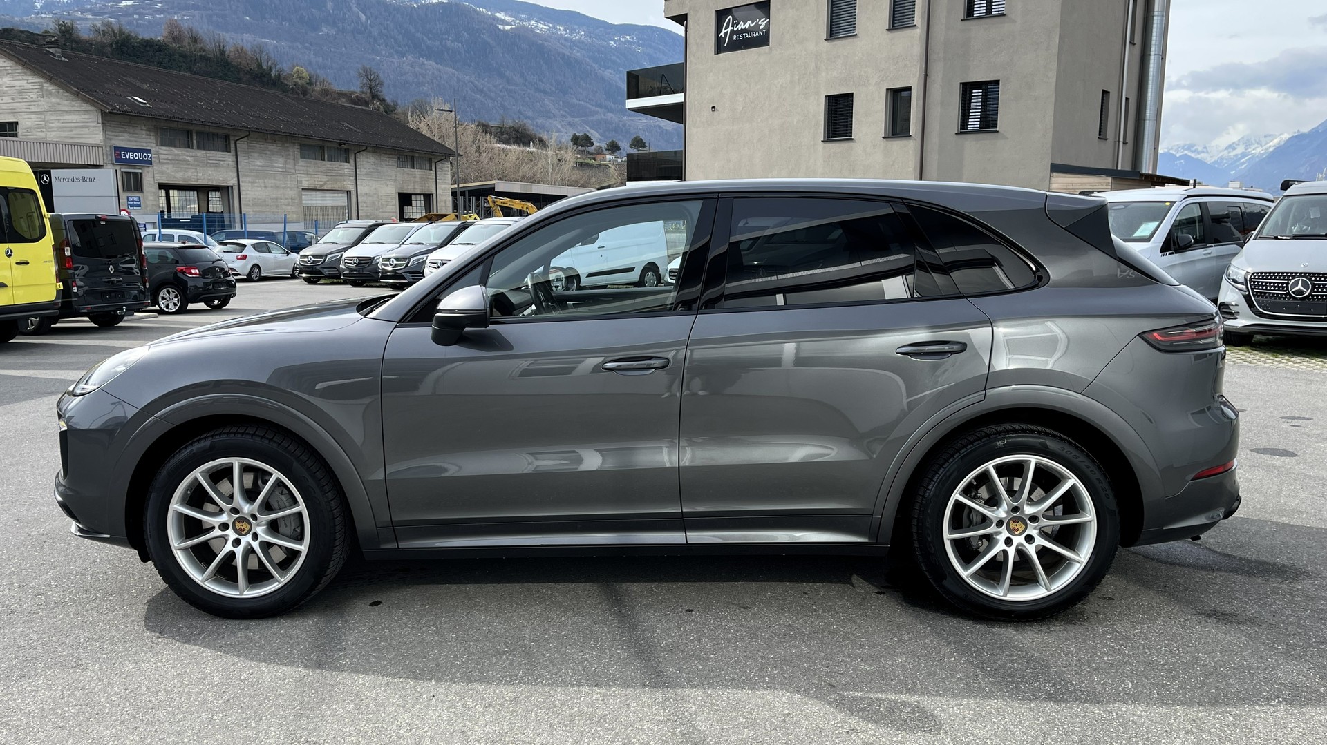 PORSCHE Cayenne S - 4