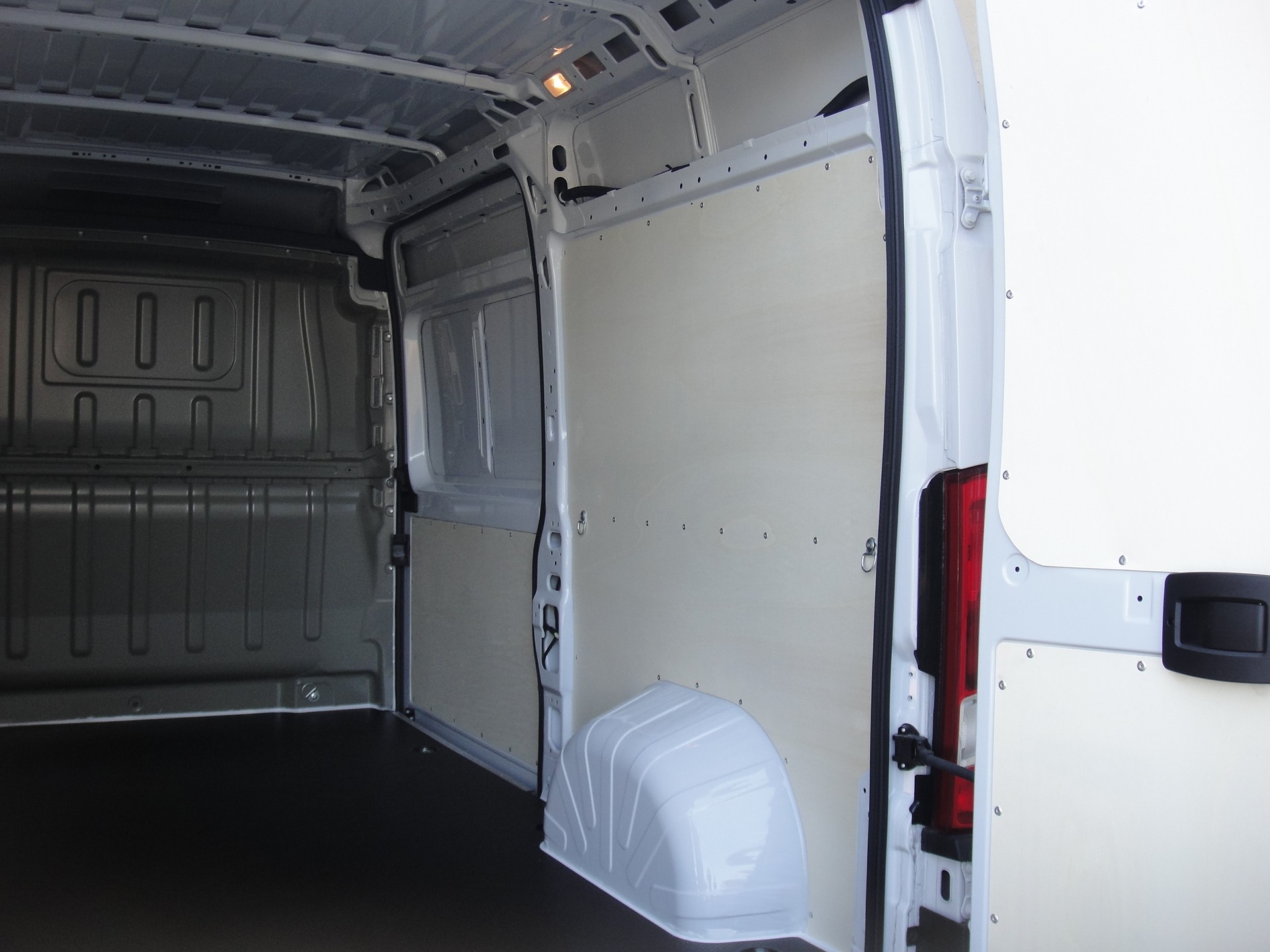 CITROEN Jumper 35 2.2 BlueHDi 140 L2H2 - 4