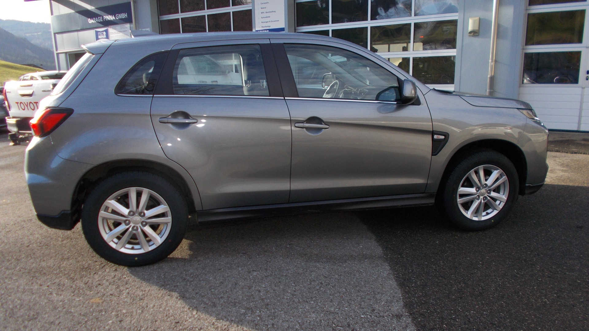 MITSUBISHI ASX 2.0 MIVEC Value 4WD Automat - 2