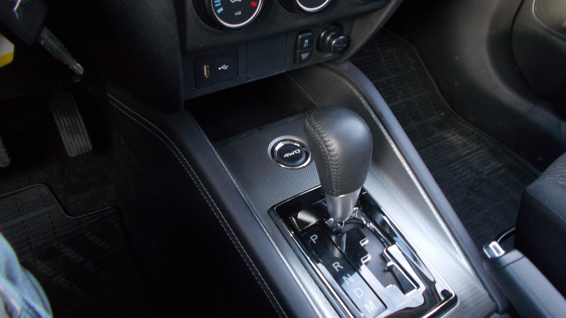 MITSUBISHI ASX 2.0 MIVEC Value 4WD Automat - 13