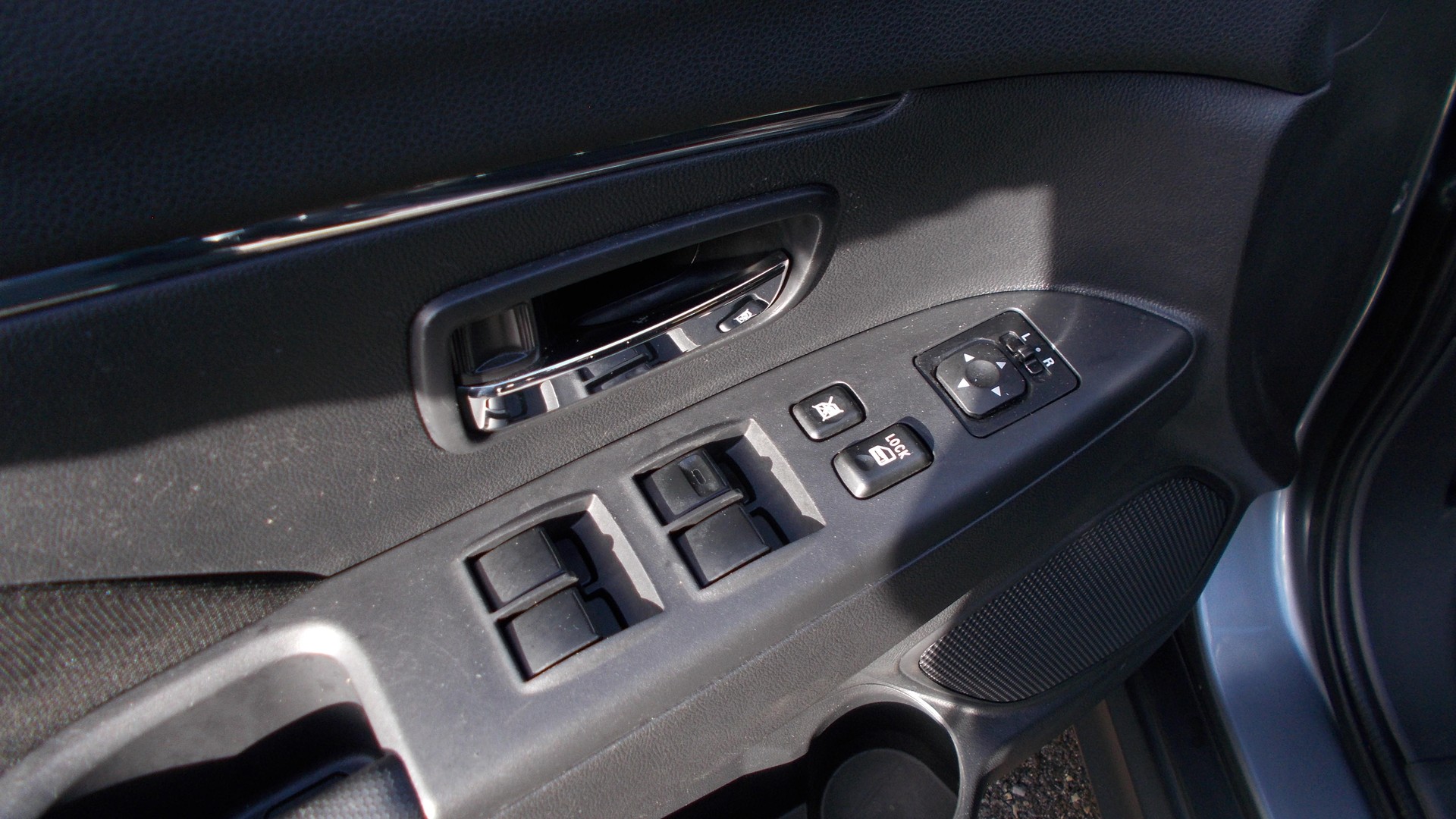 MITSUBISHI ASX 2.0 MIVEC Value 4WD Automat - 8