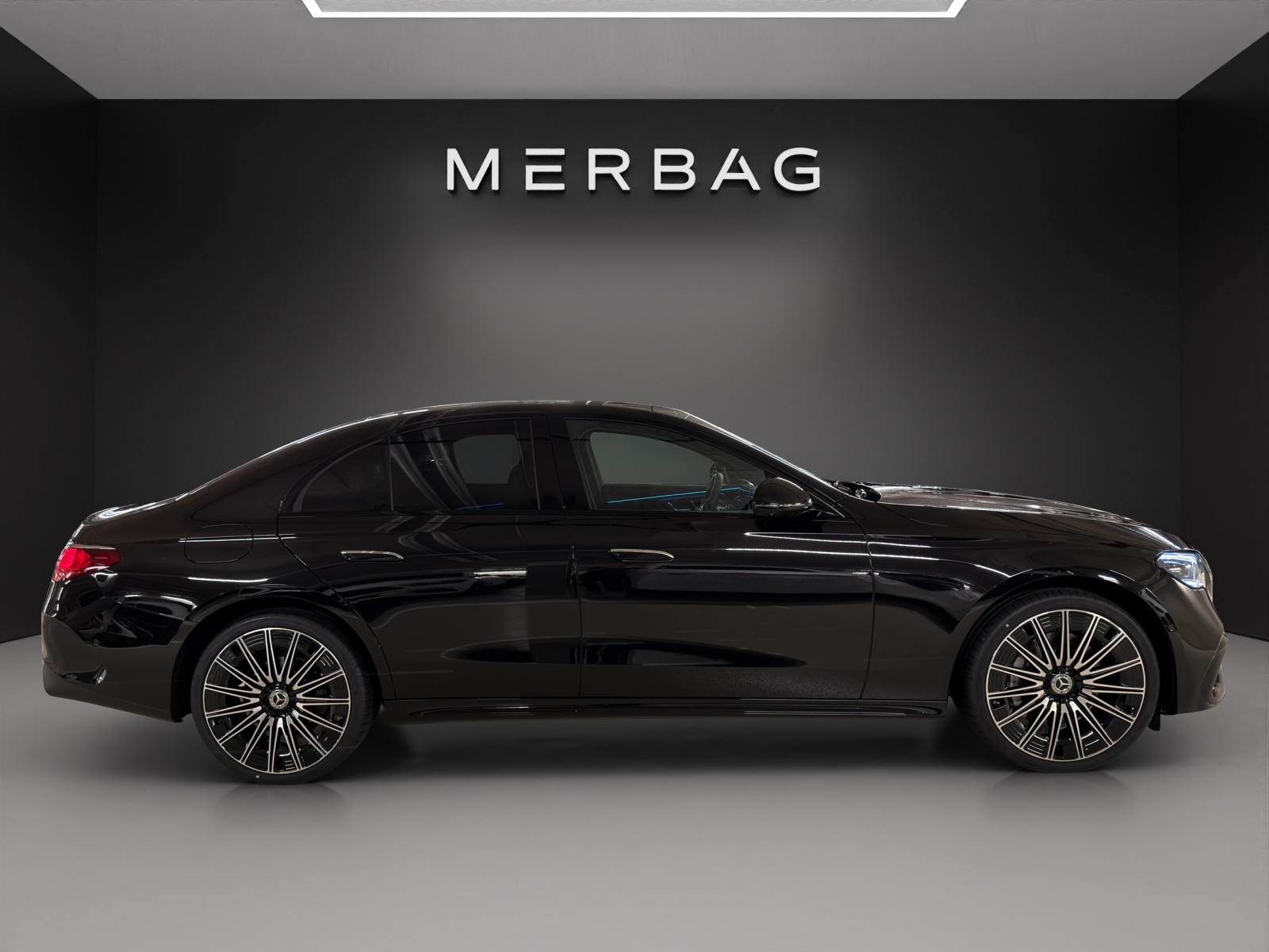 MERCEDES-BENZ E 220 d 4Matic 9G-Tronic - 2