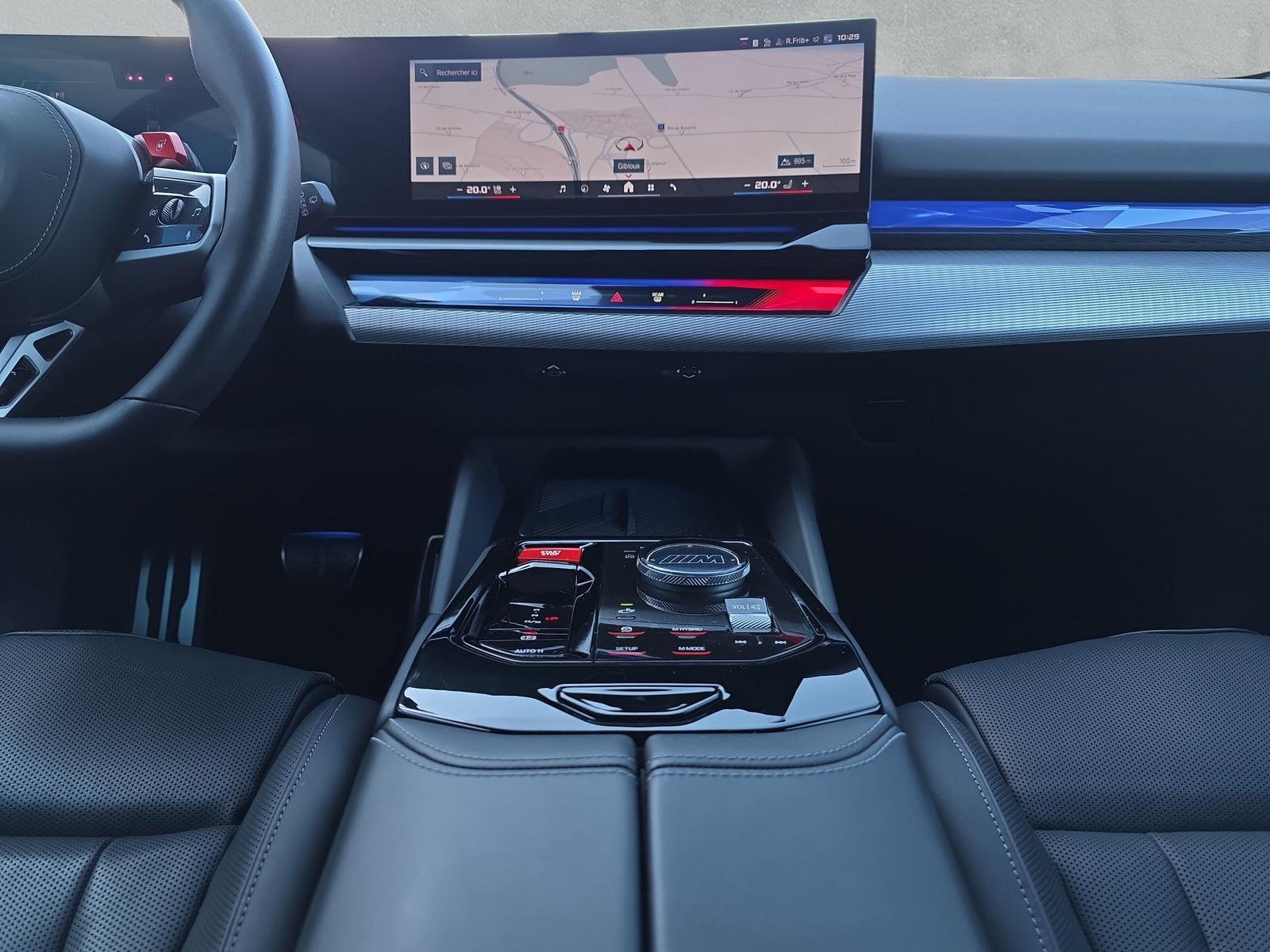 BMW M5 xDrive Touring (CH) * Individual Storm Bay * - 18