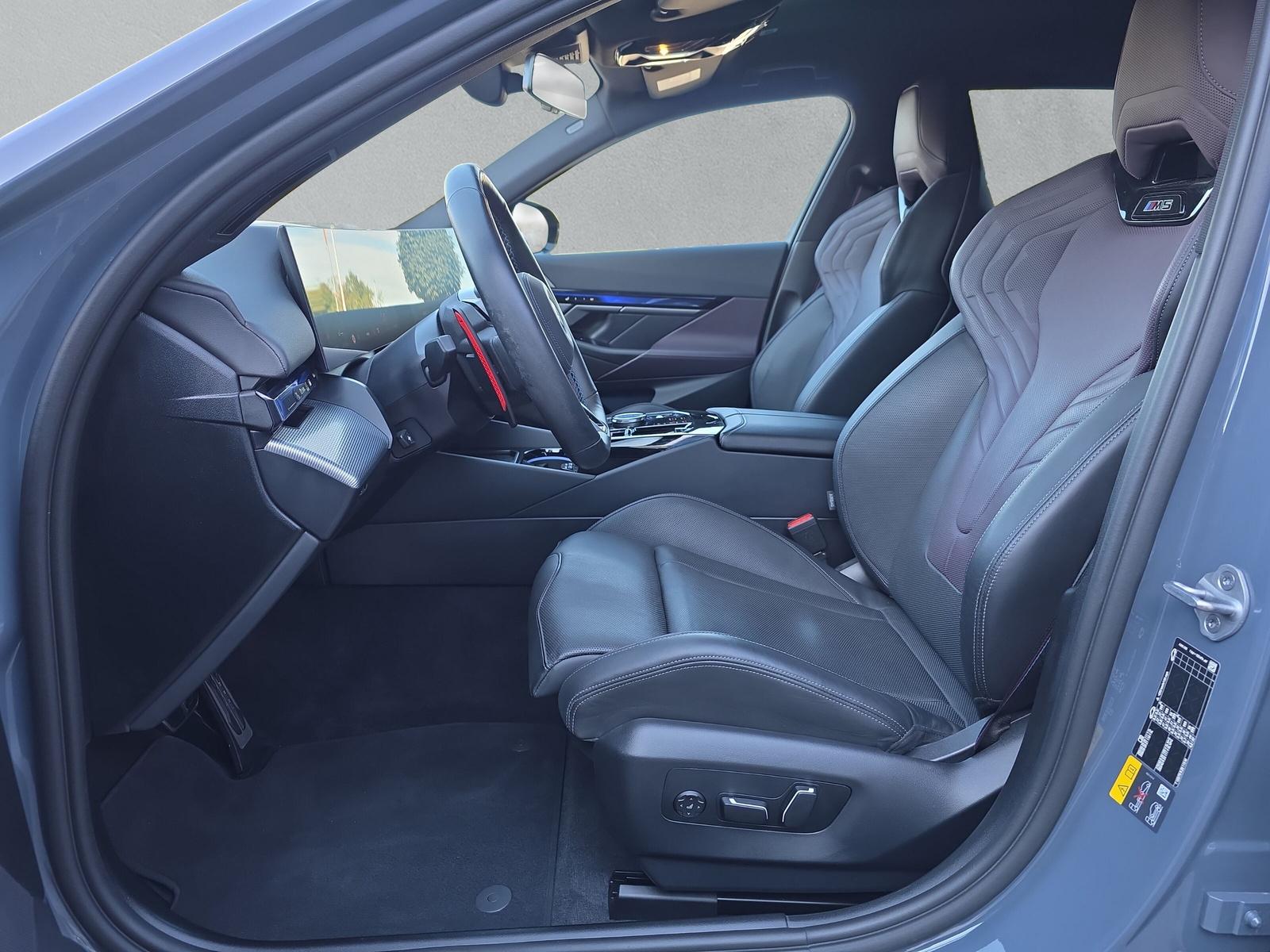 BMW M5 xDrive Touring (CH) * Individual Storm Bay * - 12