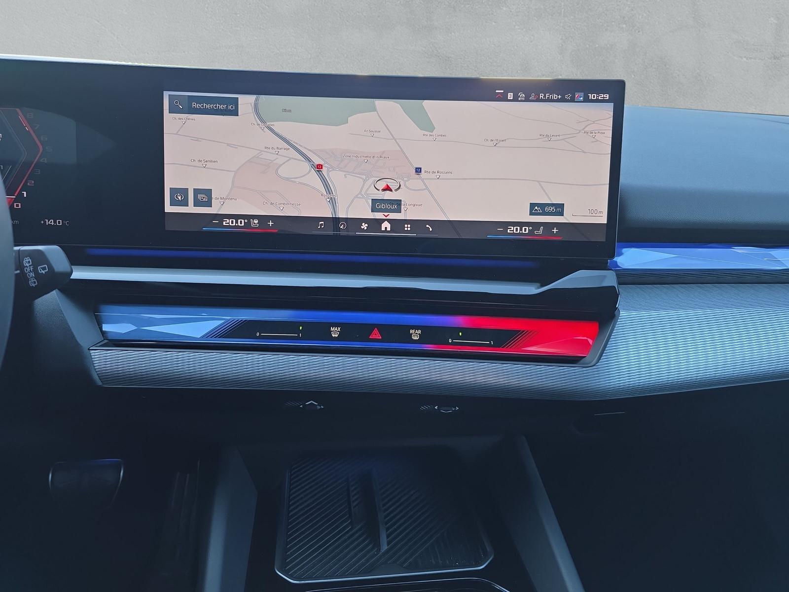 BMW M5 xDrive Touring (CH) * Individual Storm Bay * - 19