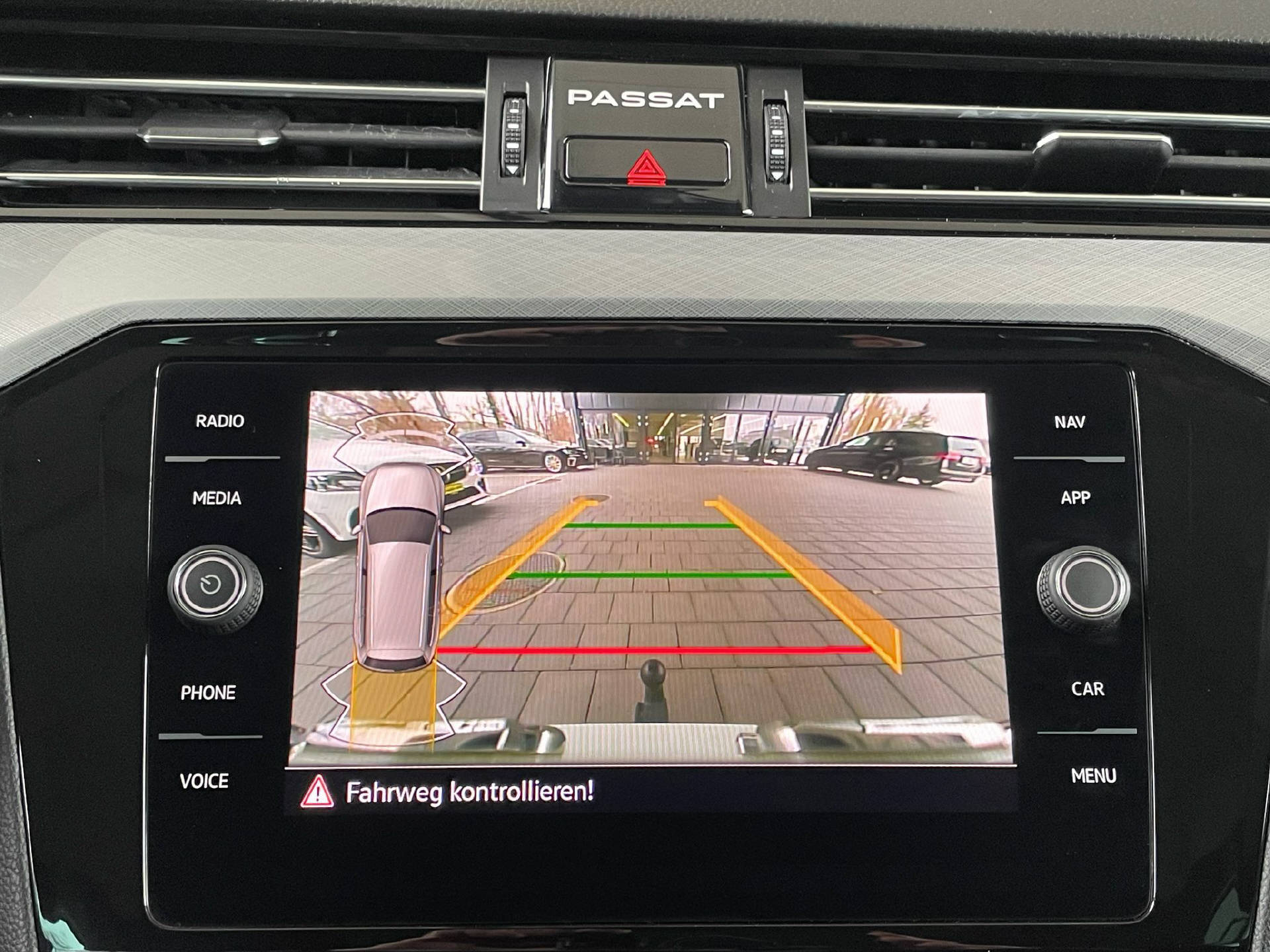 VW Passat Variant 1.5 TSI Business DSG-9
