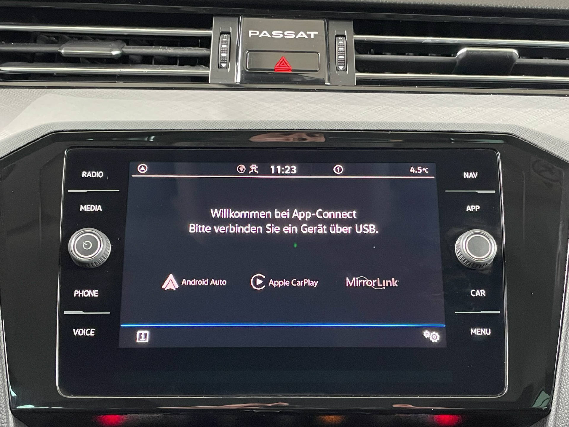 VW Passat Variant 1.5 TSI Business DSG-12