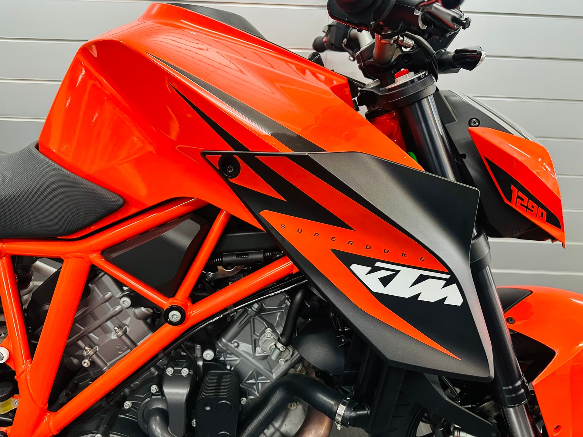 KTM 1290 Super Duke R - 2