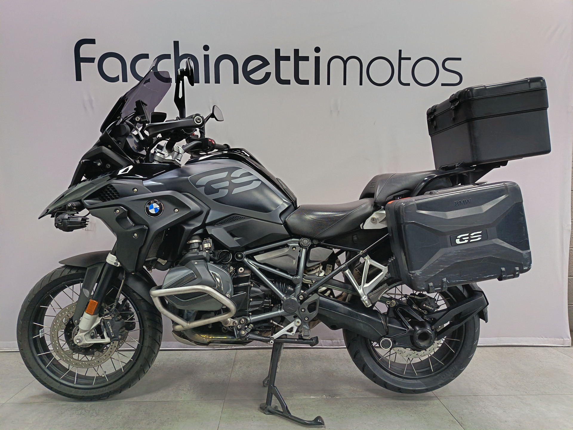 BMW R 1250 GS Triple Black - 4