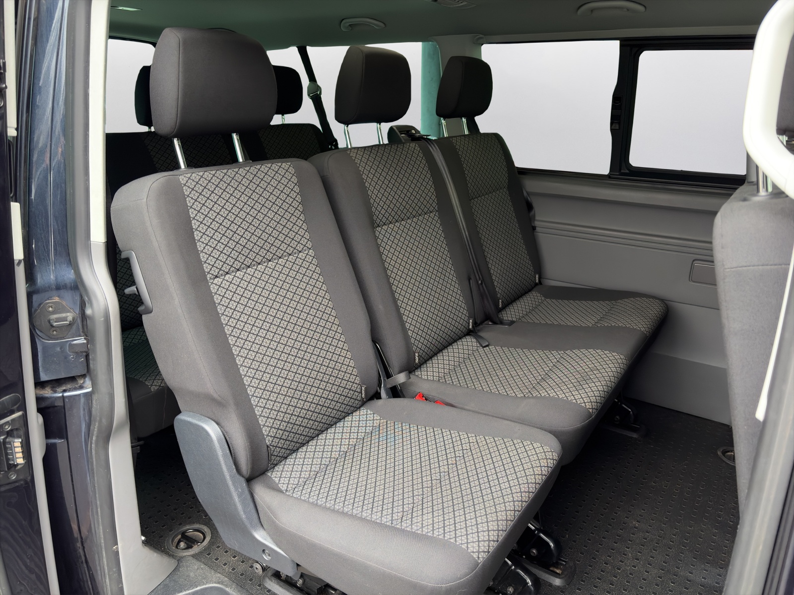 VW T6.1 Caravelle 2.0 TDI Trendline Liberty DSG LWB - 11