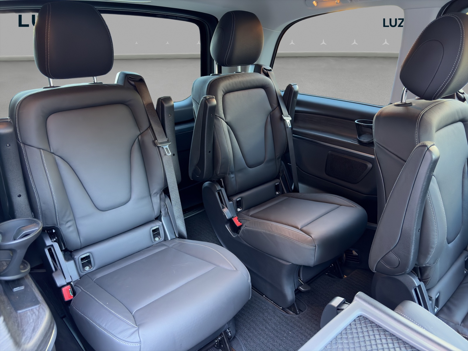 MERCEDES-BENZ V 300 d Avantgarde kompakt 4Matic 9G-Tronic - 9