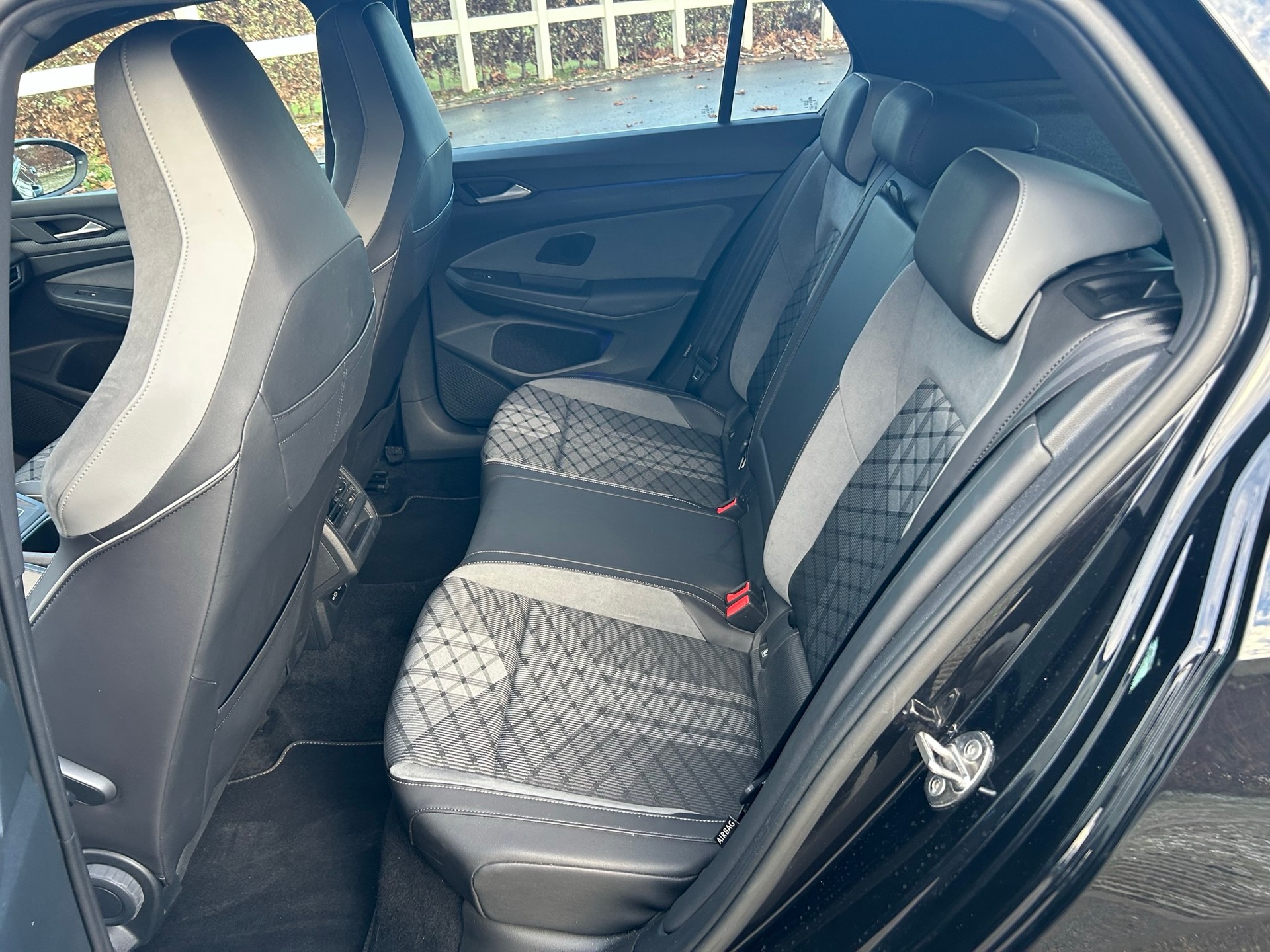VW Golf 1.5 eTSI mHEV ACT R-Line DSG - 11