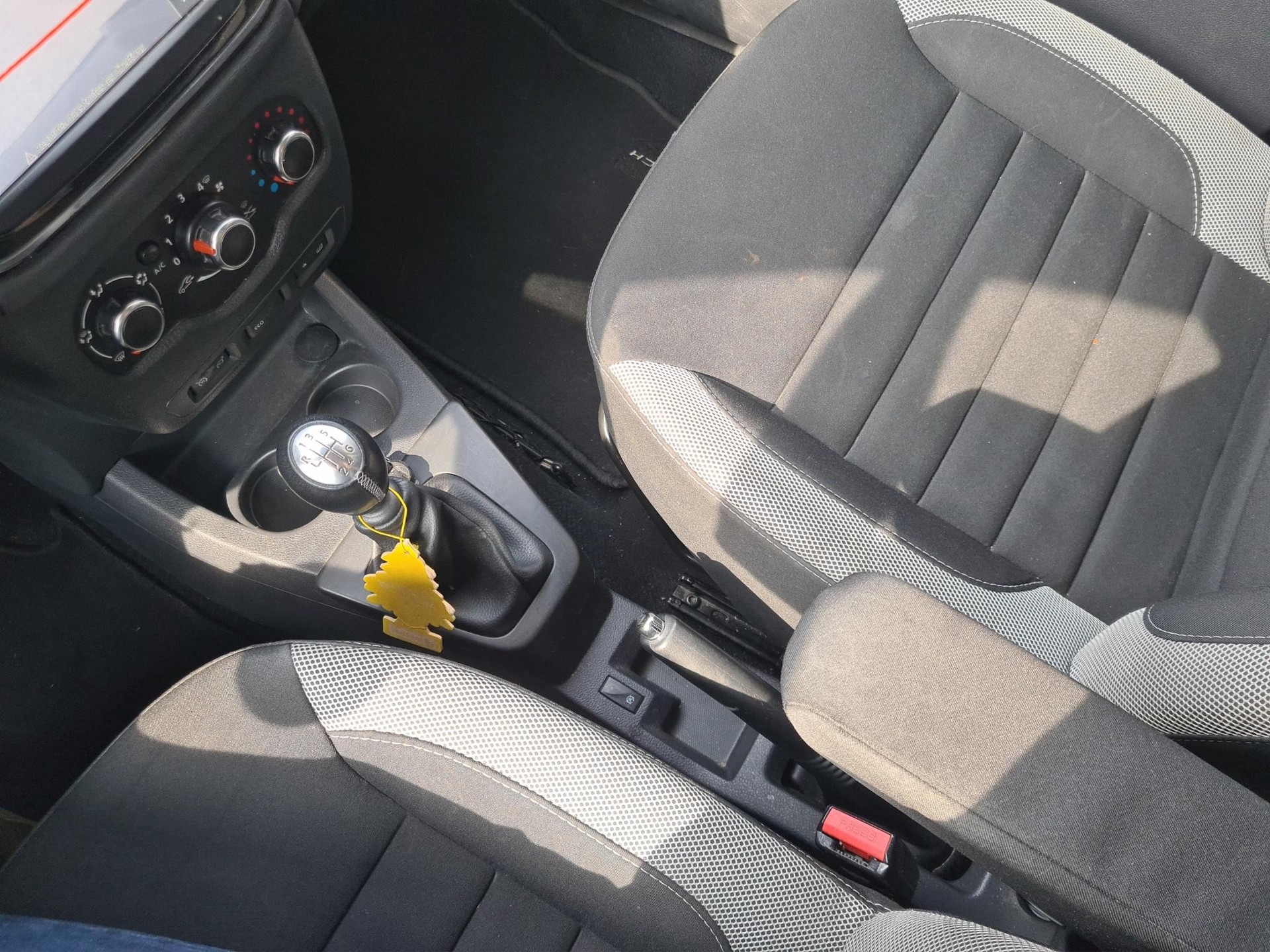 DACIA Lodgy 1.3 TCe Stepway S/S 7P - 13