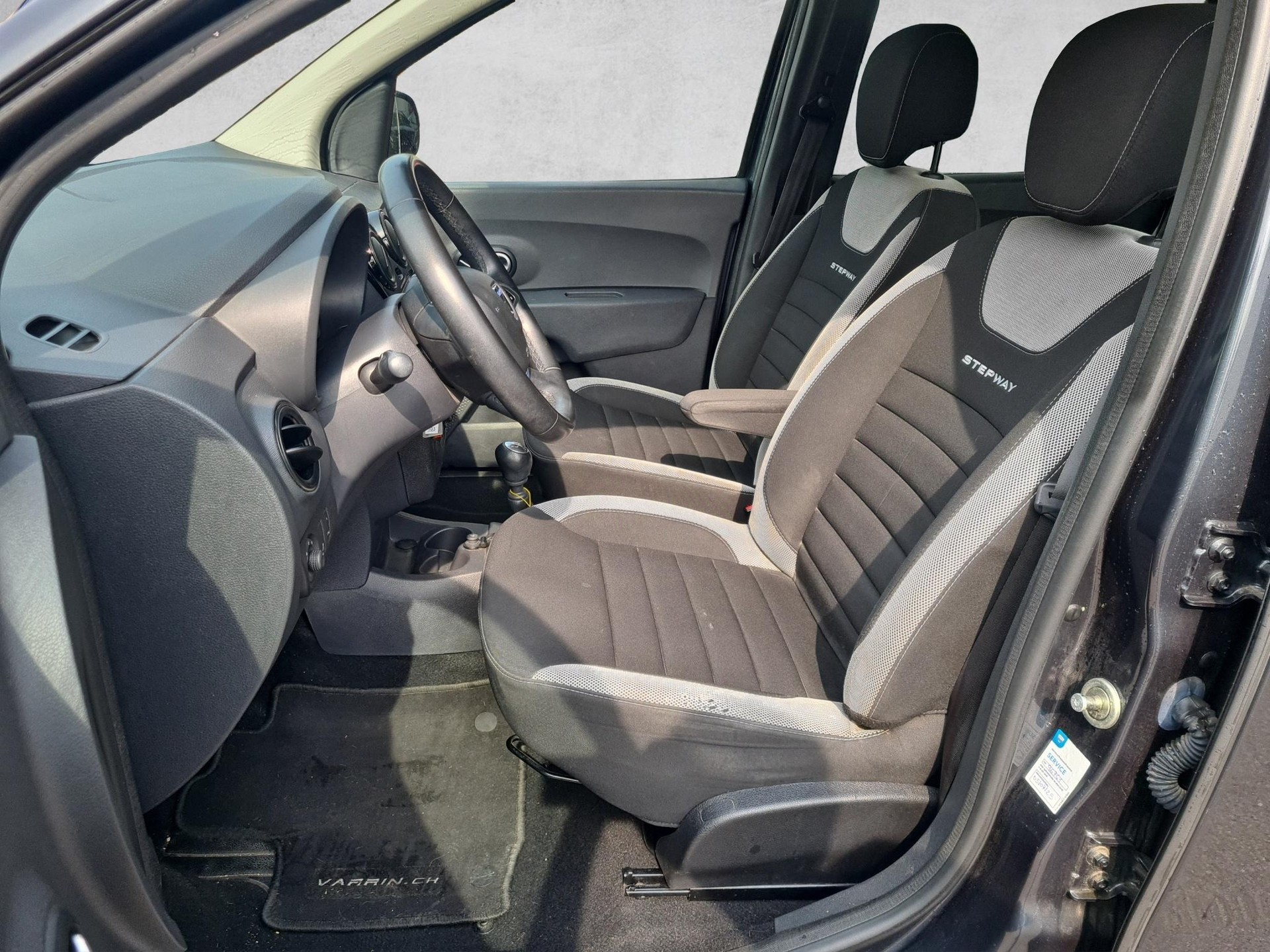 DACIA Lodgy 1.3 TCe Stepway S/S 7P - 14